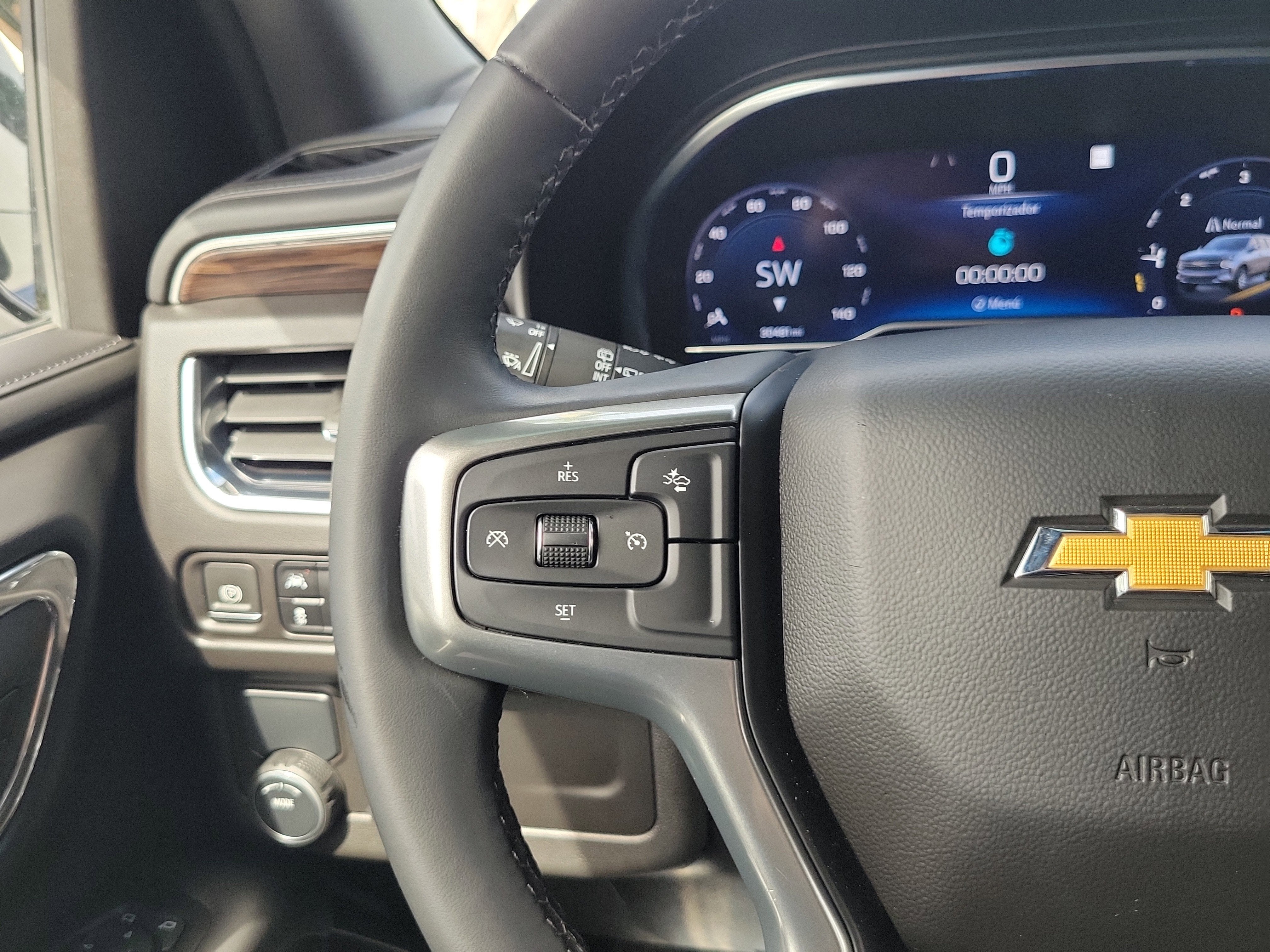 2023 Chevrolet Suburban LT