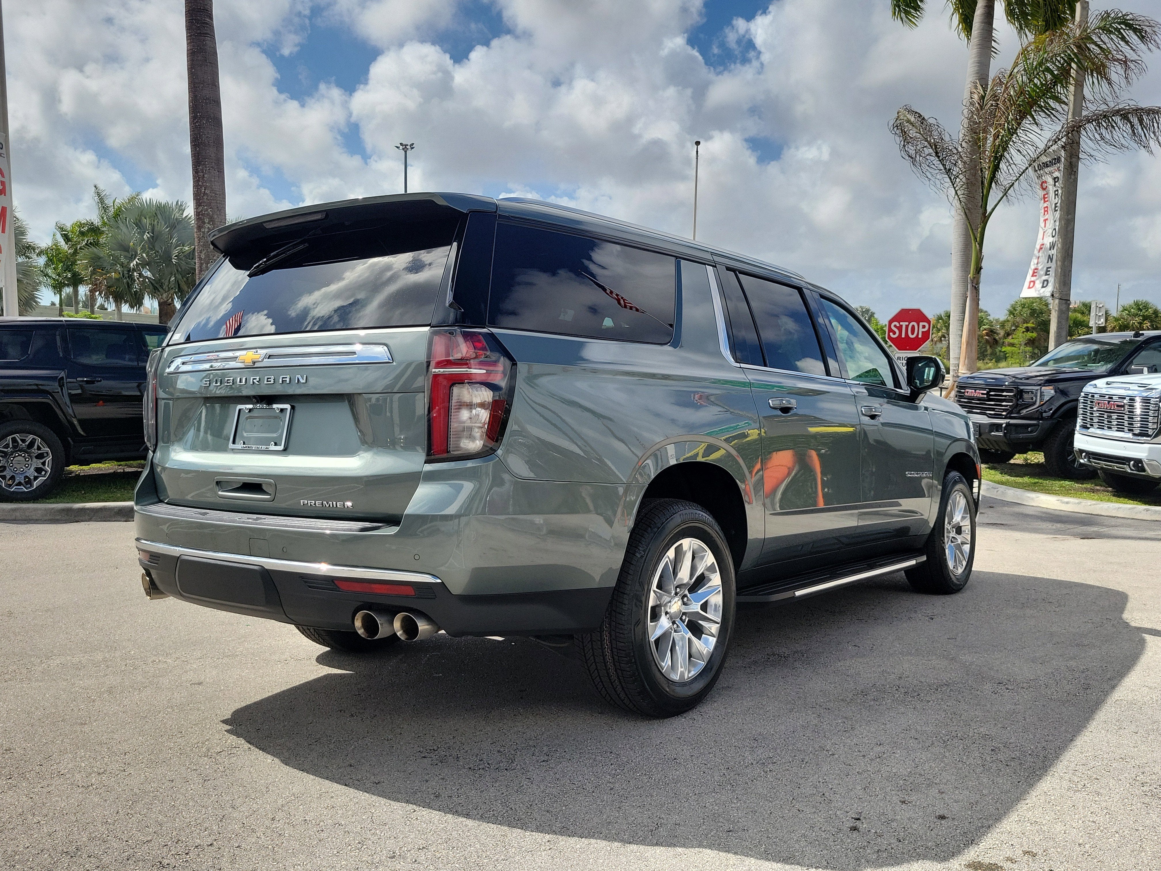 2023 Chevrolet Suburban Premier