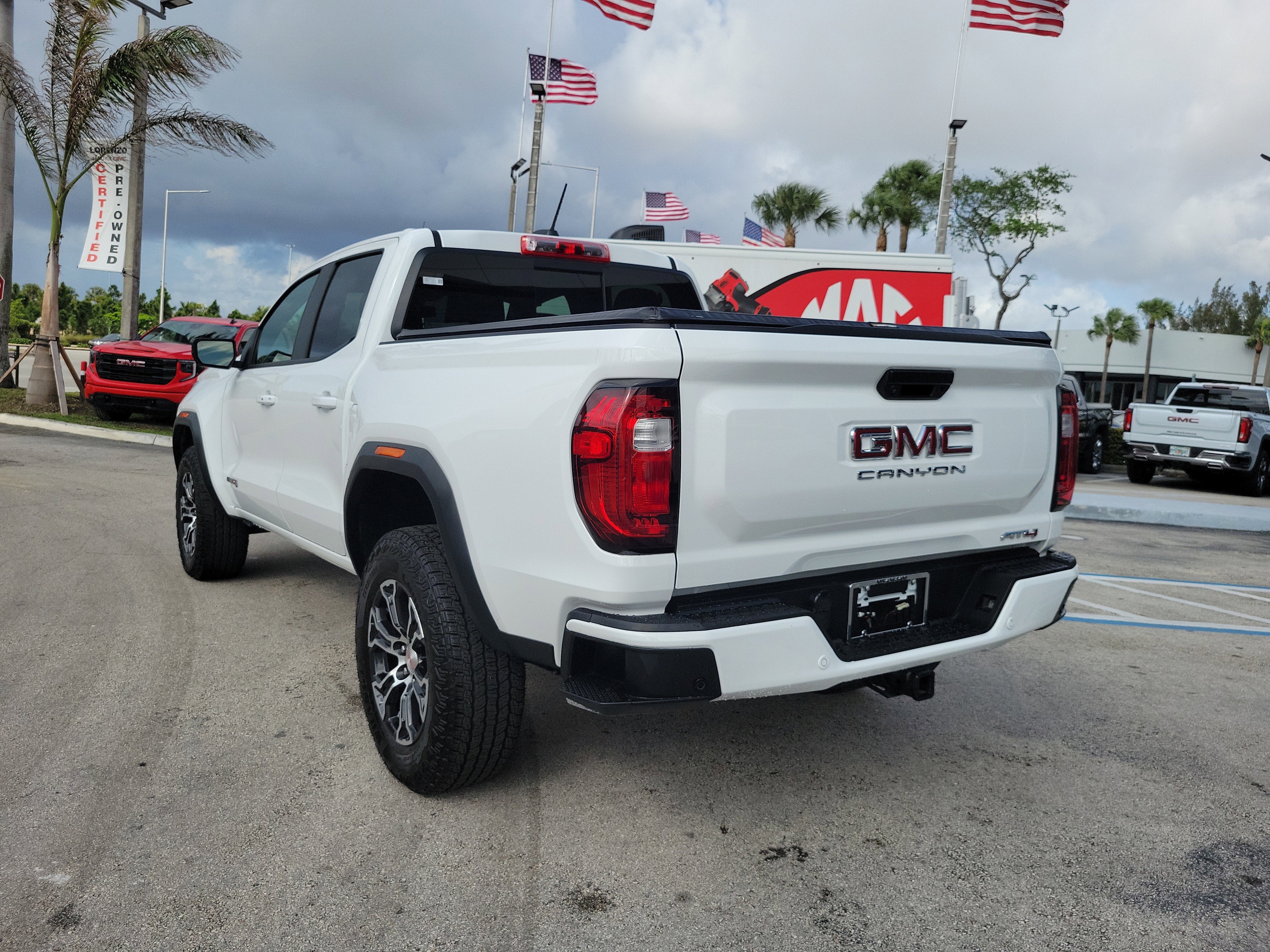 2025 GMC Canyon AT4