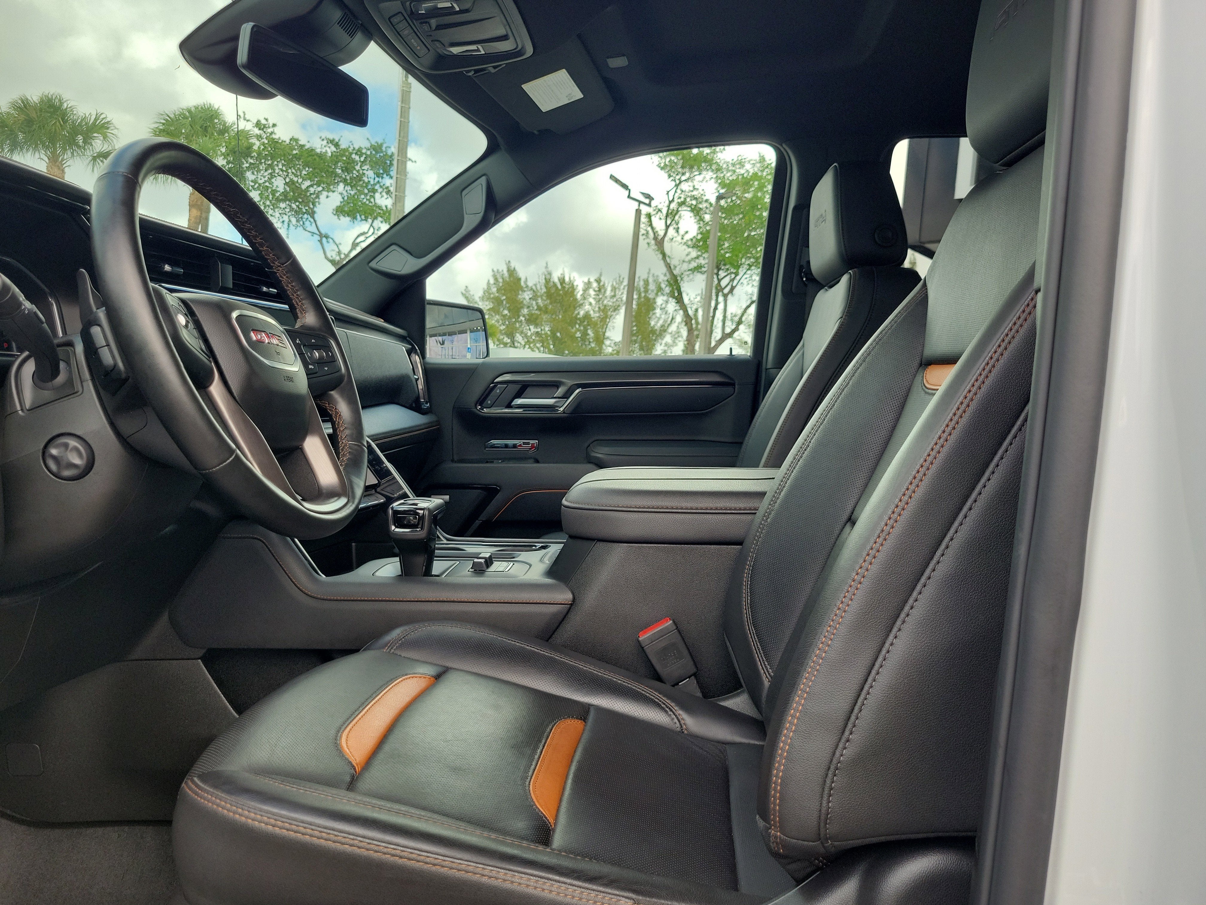 2025 GMC Sierra 1500 AT4