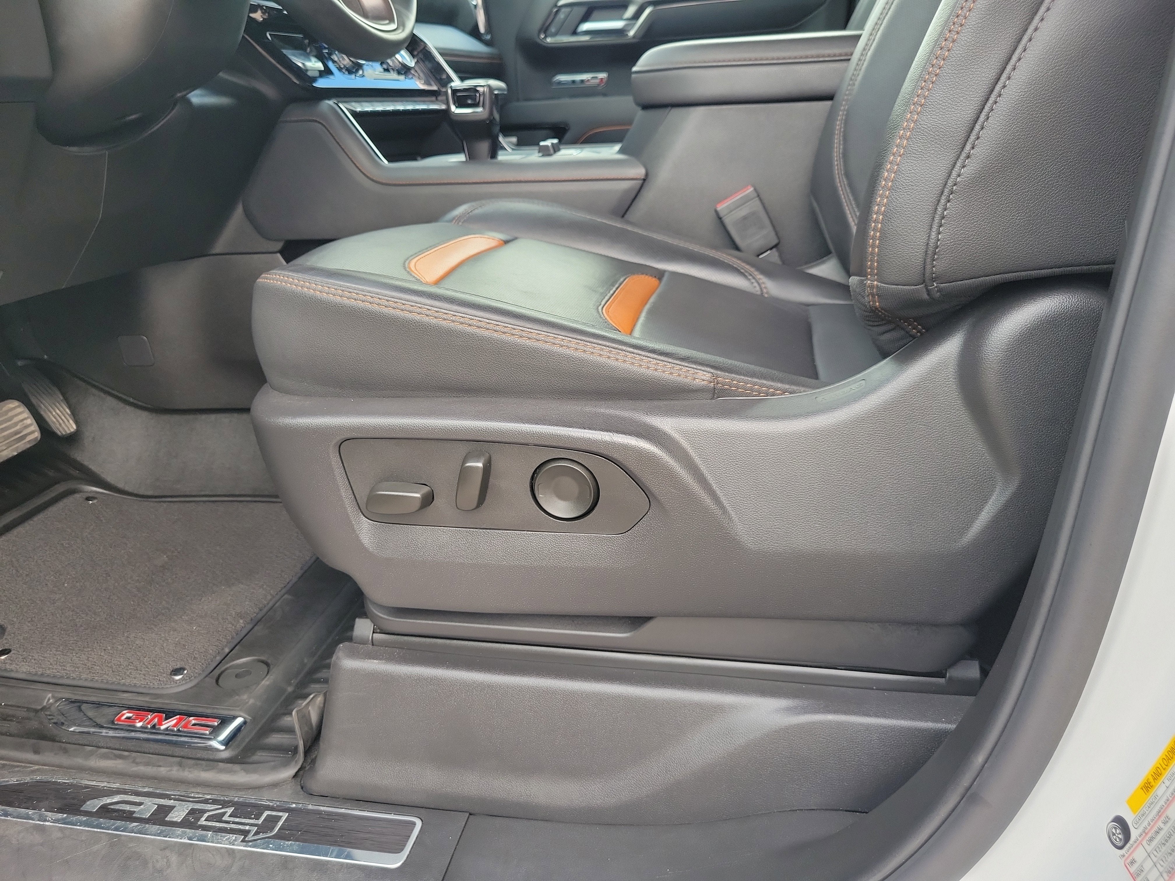 2025 GMC Sierra 1500 AT4