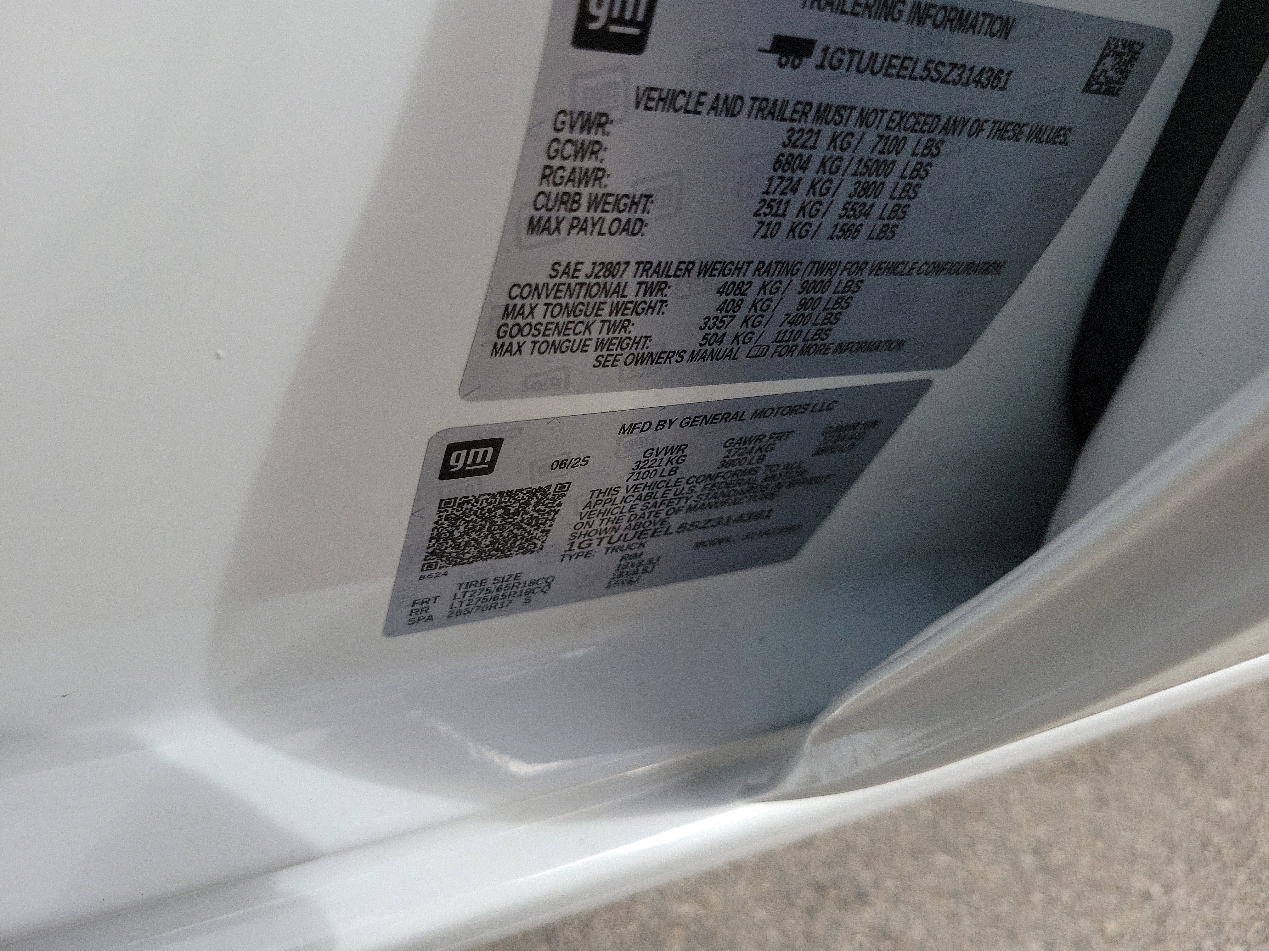 2025 GMC Sierra 1500 AT4