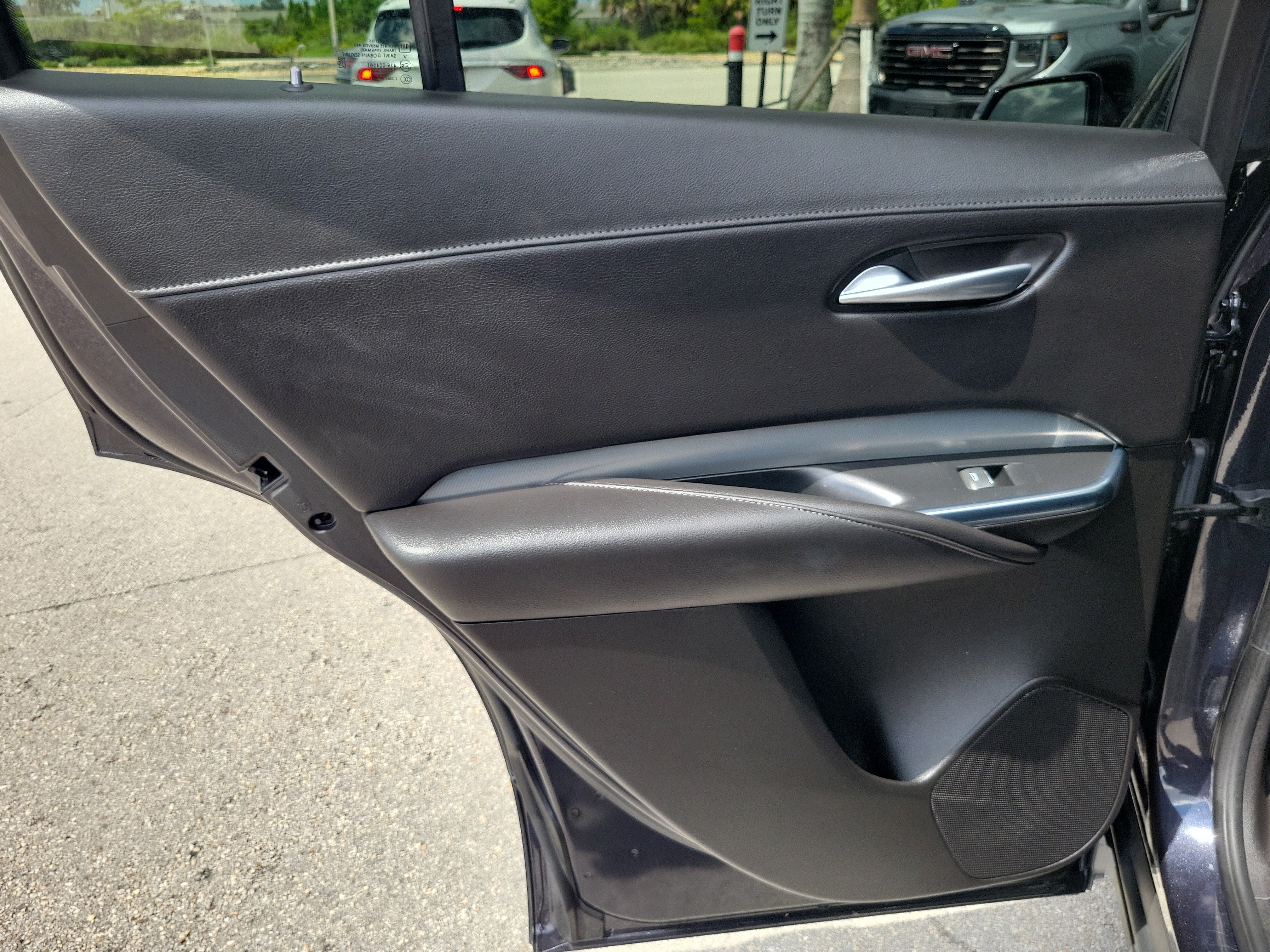 2023 Cadillac XT4 FWD Premium Luxury