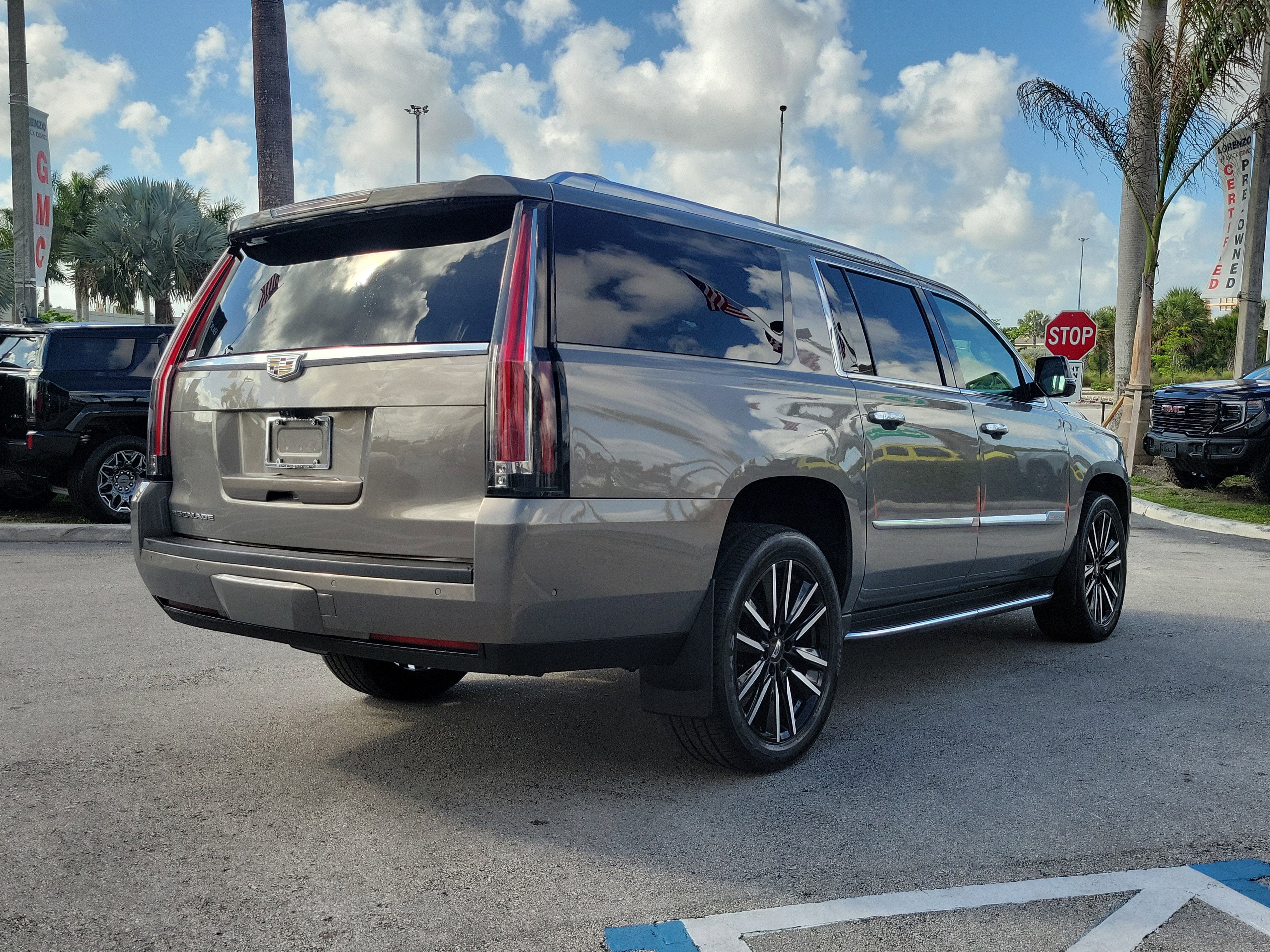 2018 Cadillac Escalade ESV Luxury