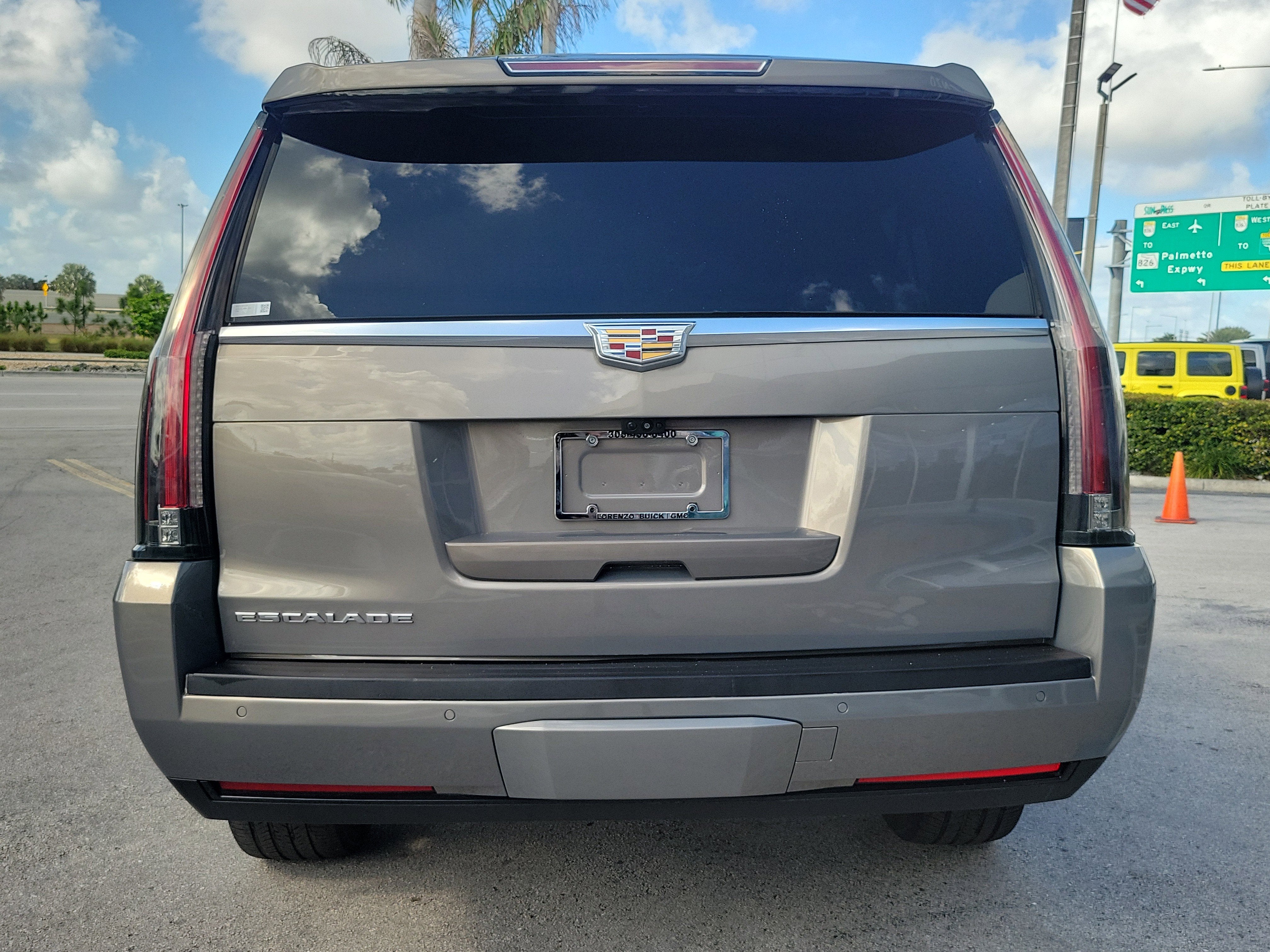2018 Cadillac Escalade ESV Luxury