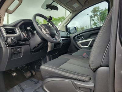 2019 Nissan Titan SV