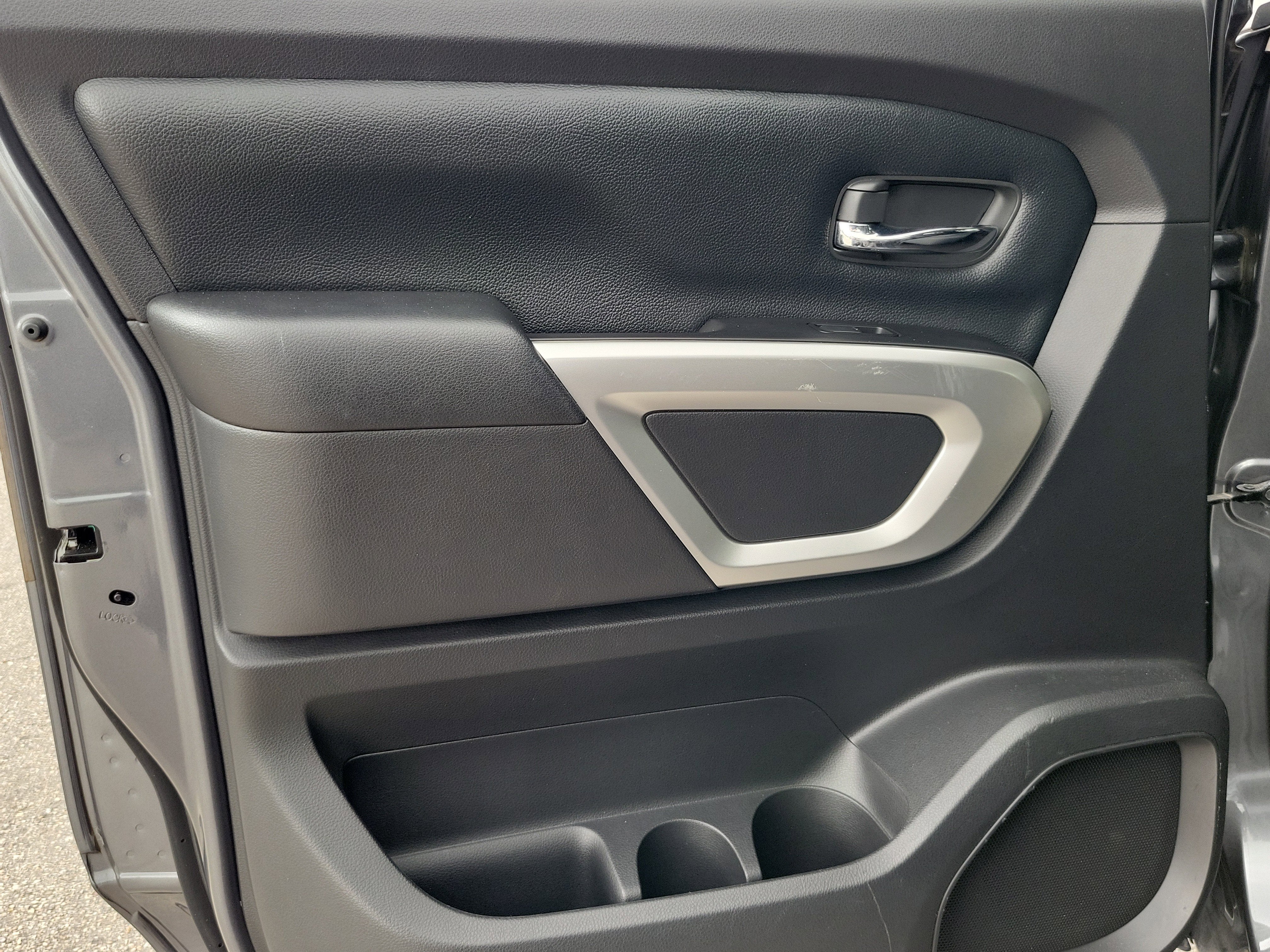 2019 Nissan Titan SV