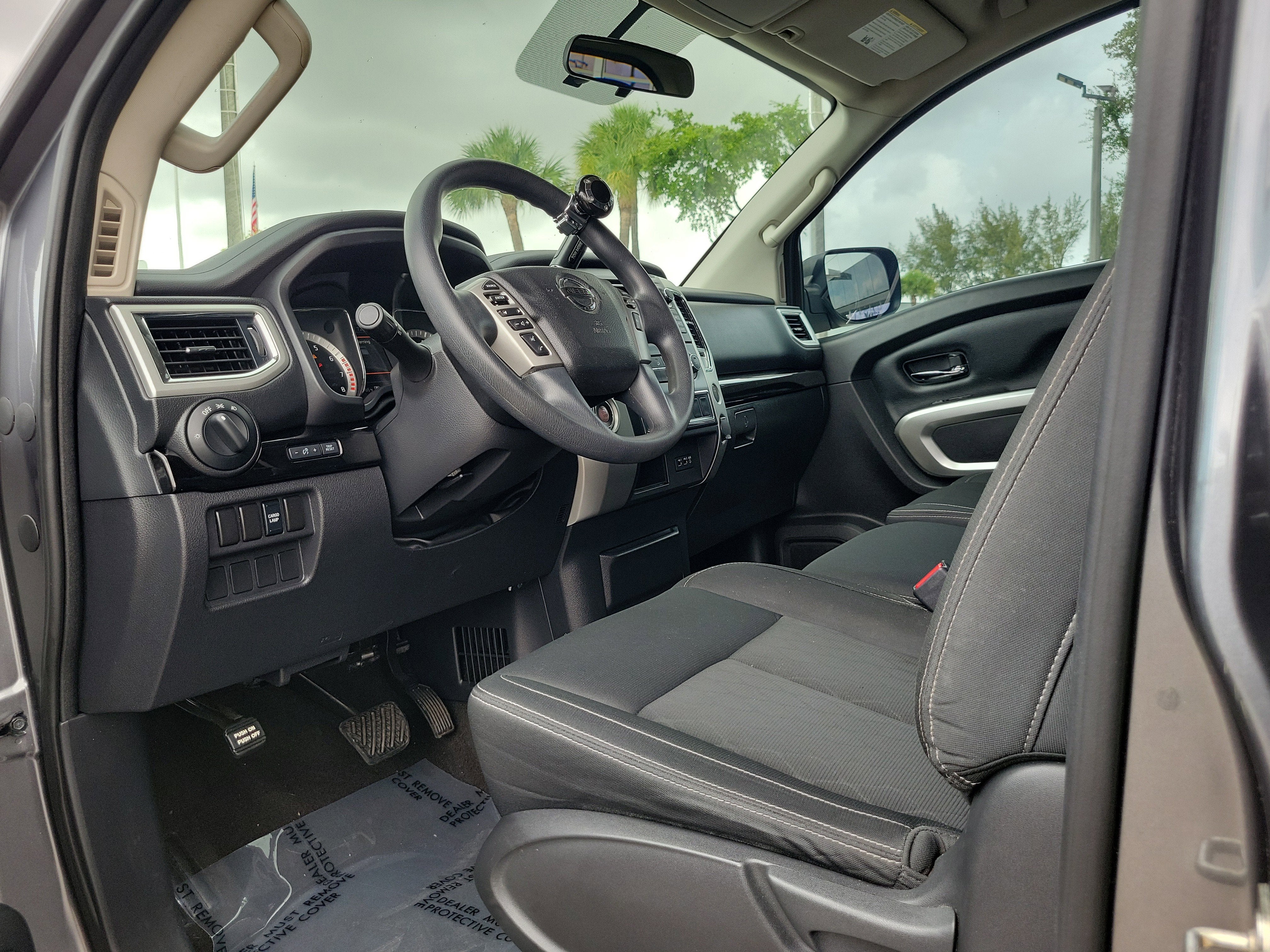2019 Nissan Titan SV