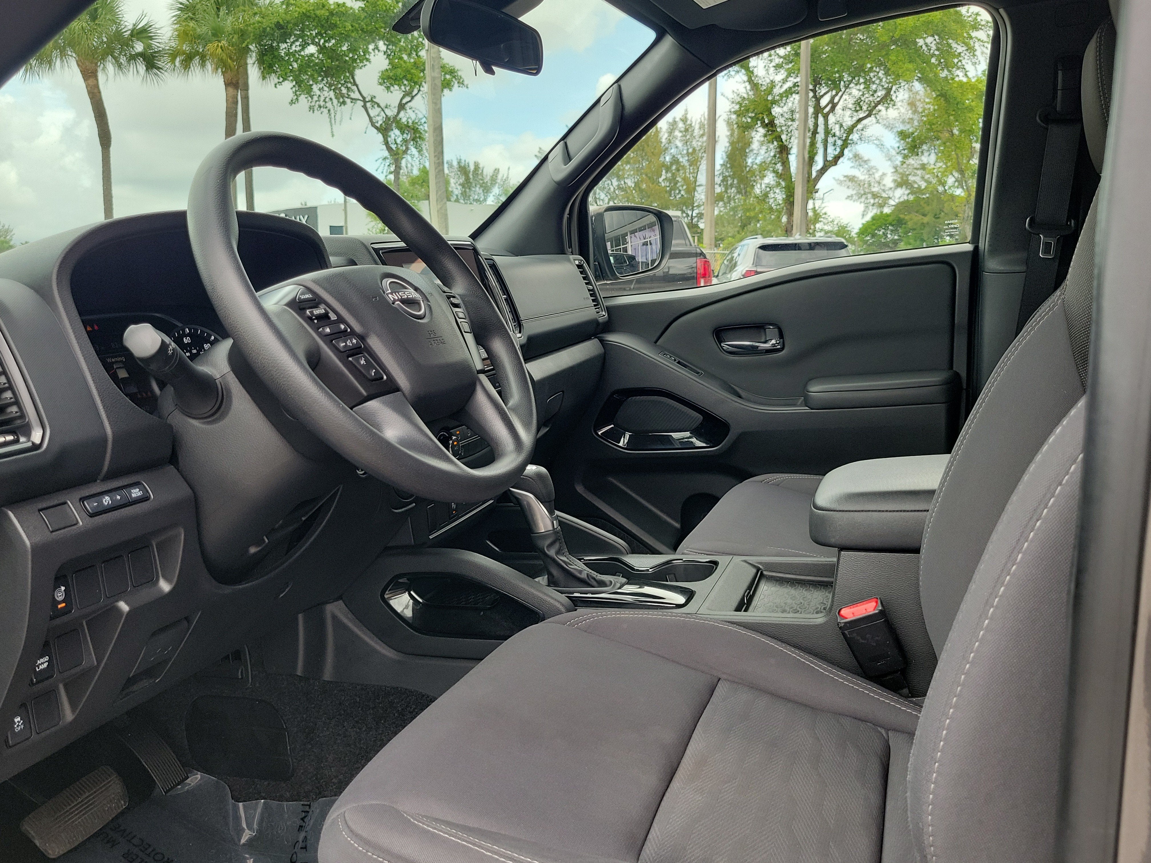 2023 Nissan Frontier SV