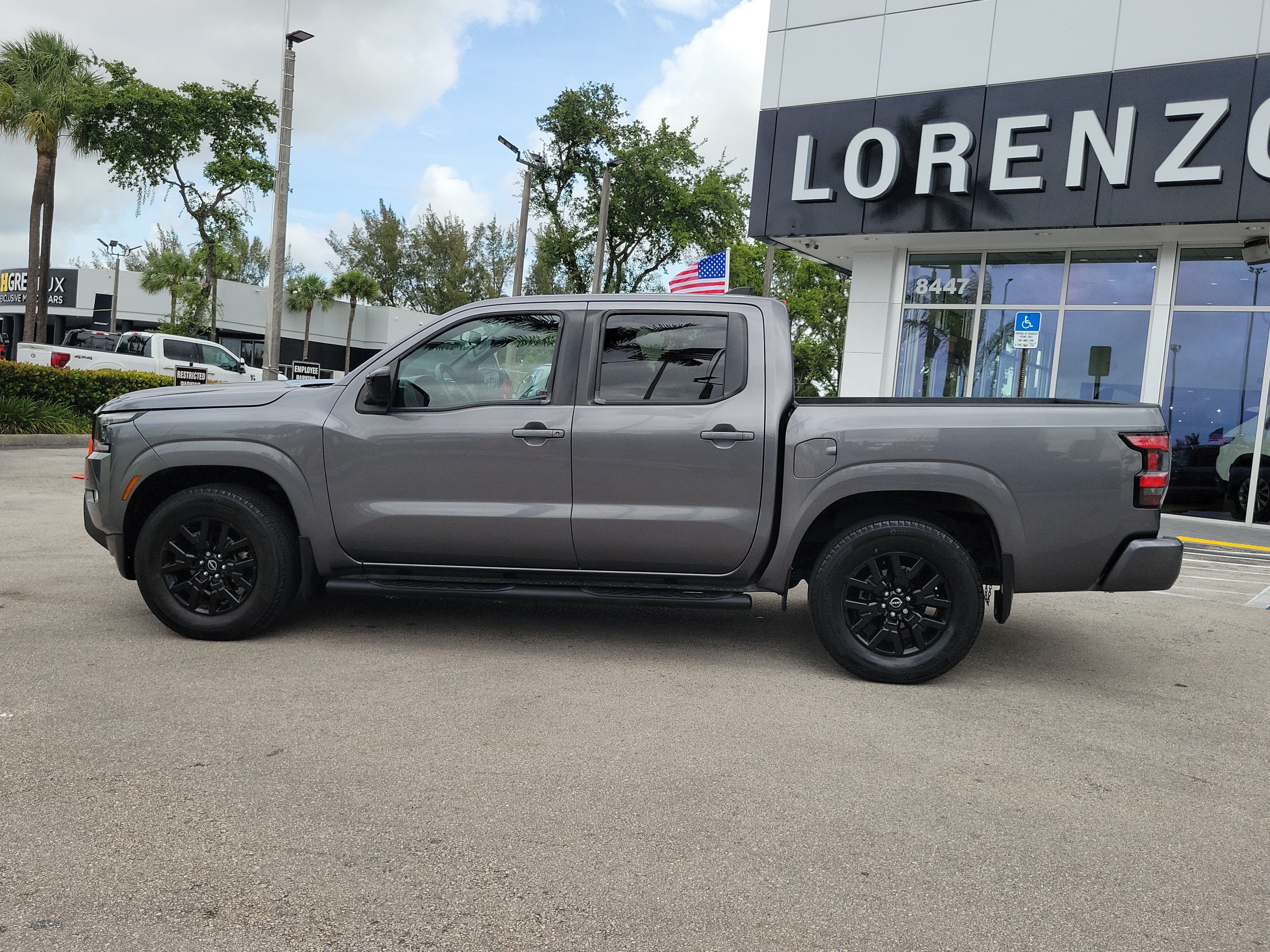 2023 Nissan Frontier SV