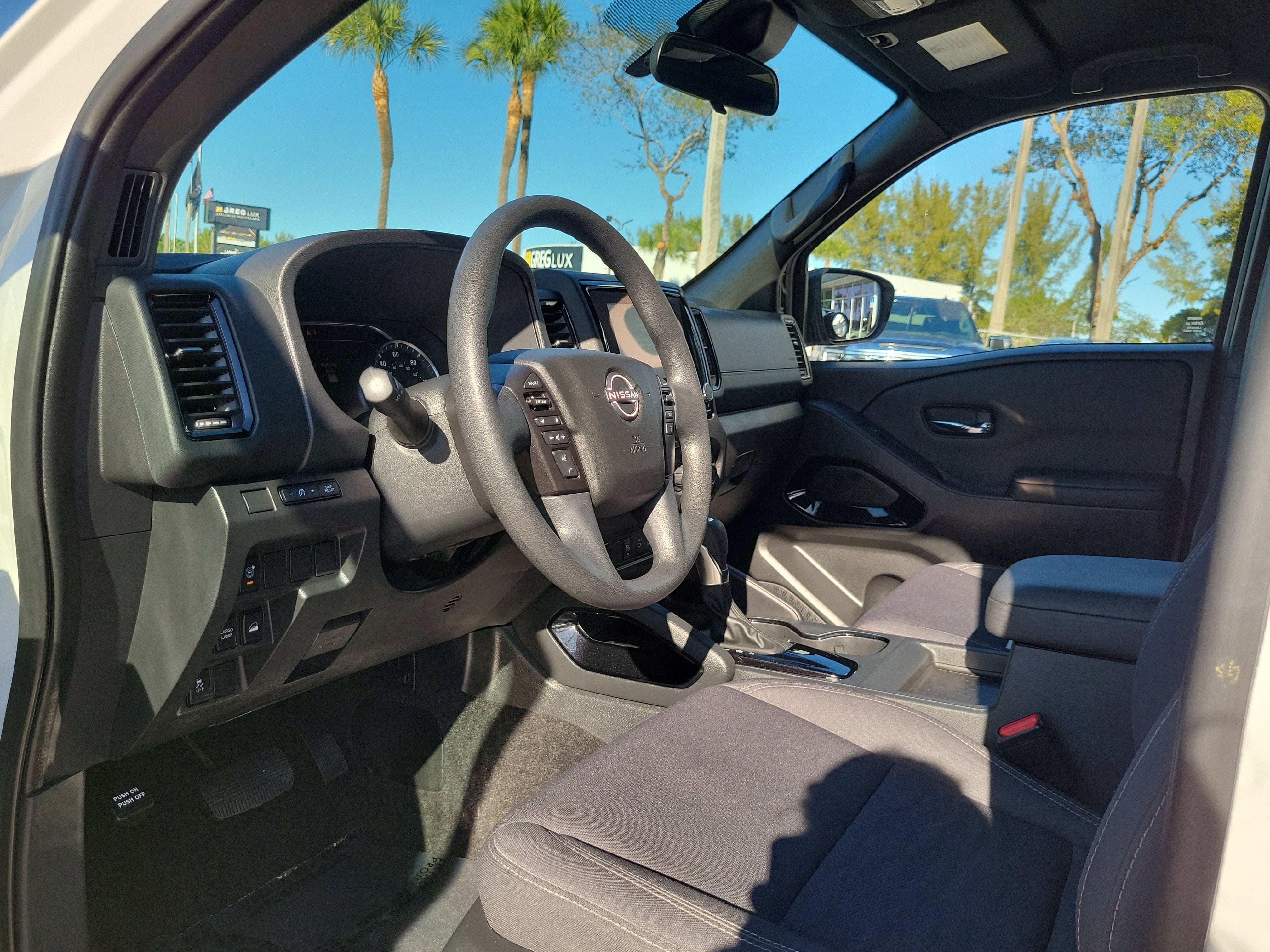 2023 Nissan Frontier SV