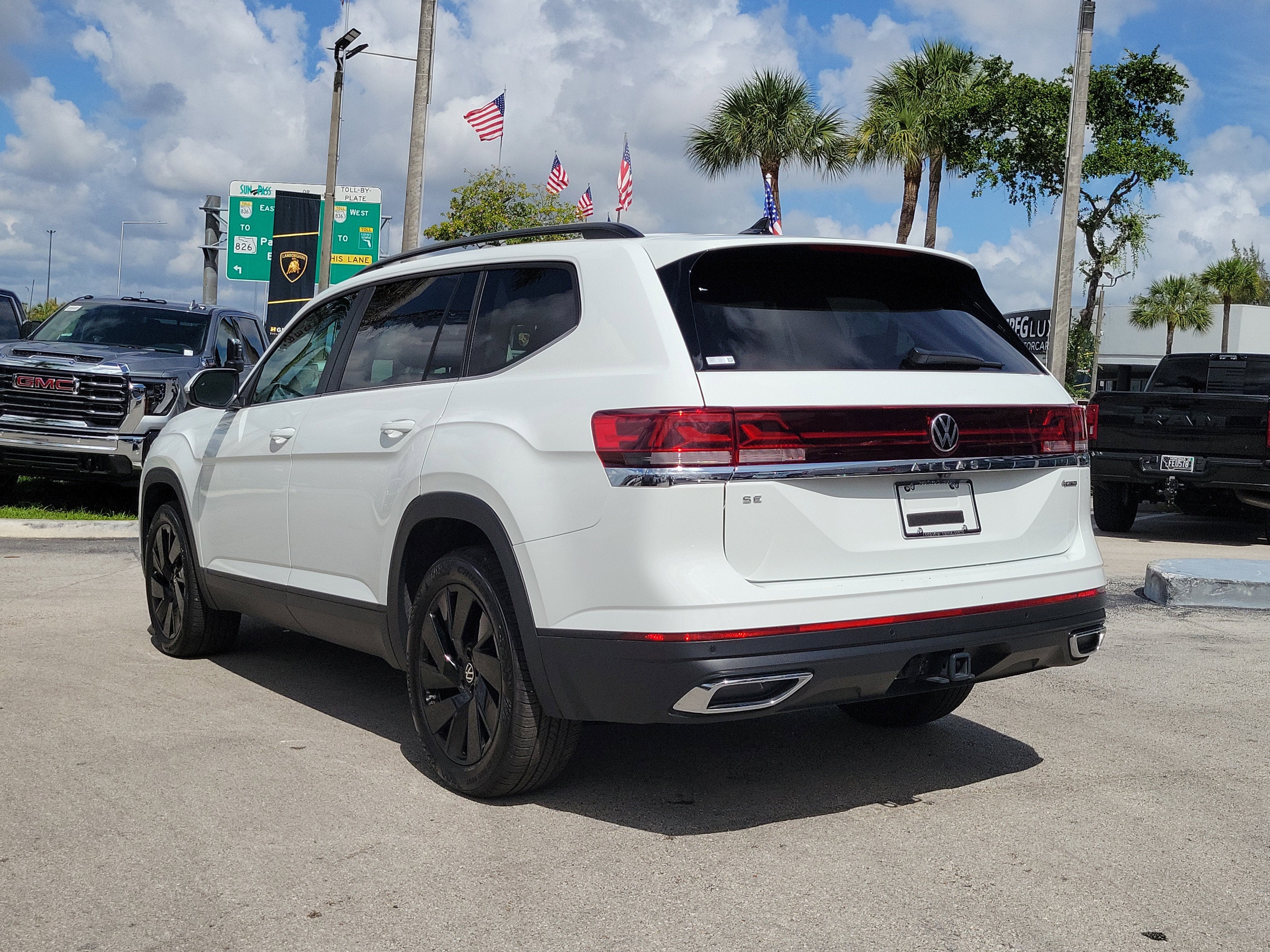 2025 Volkswagen Atlas 2.0T SE w/Technology