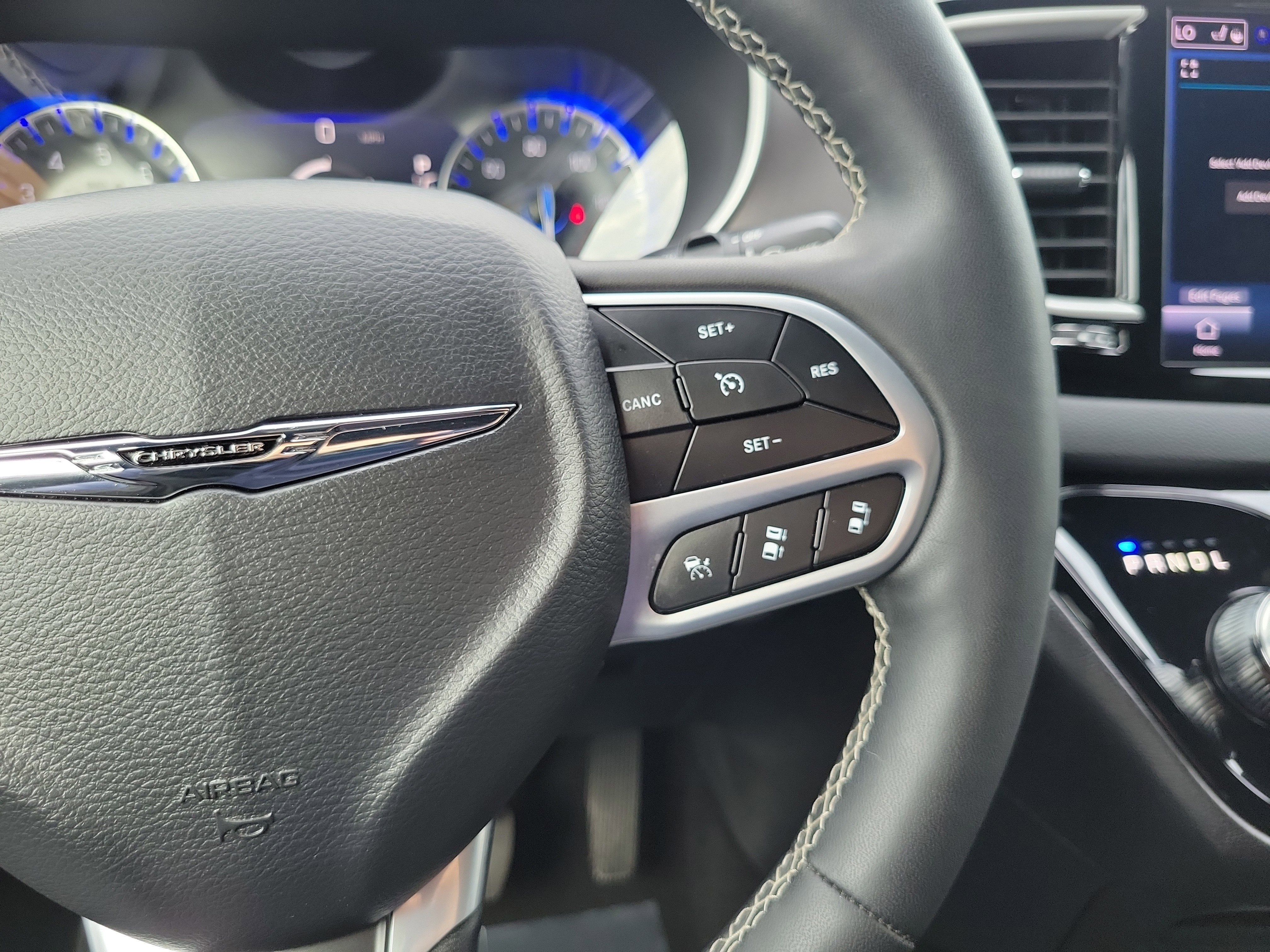 2025 Chrysler Pacifica Select
