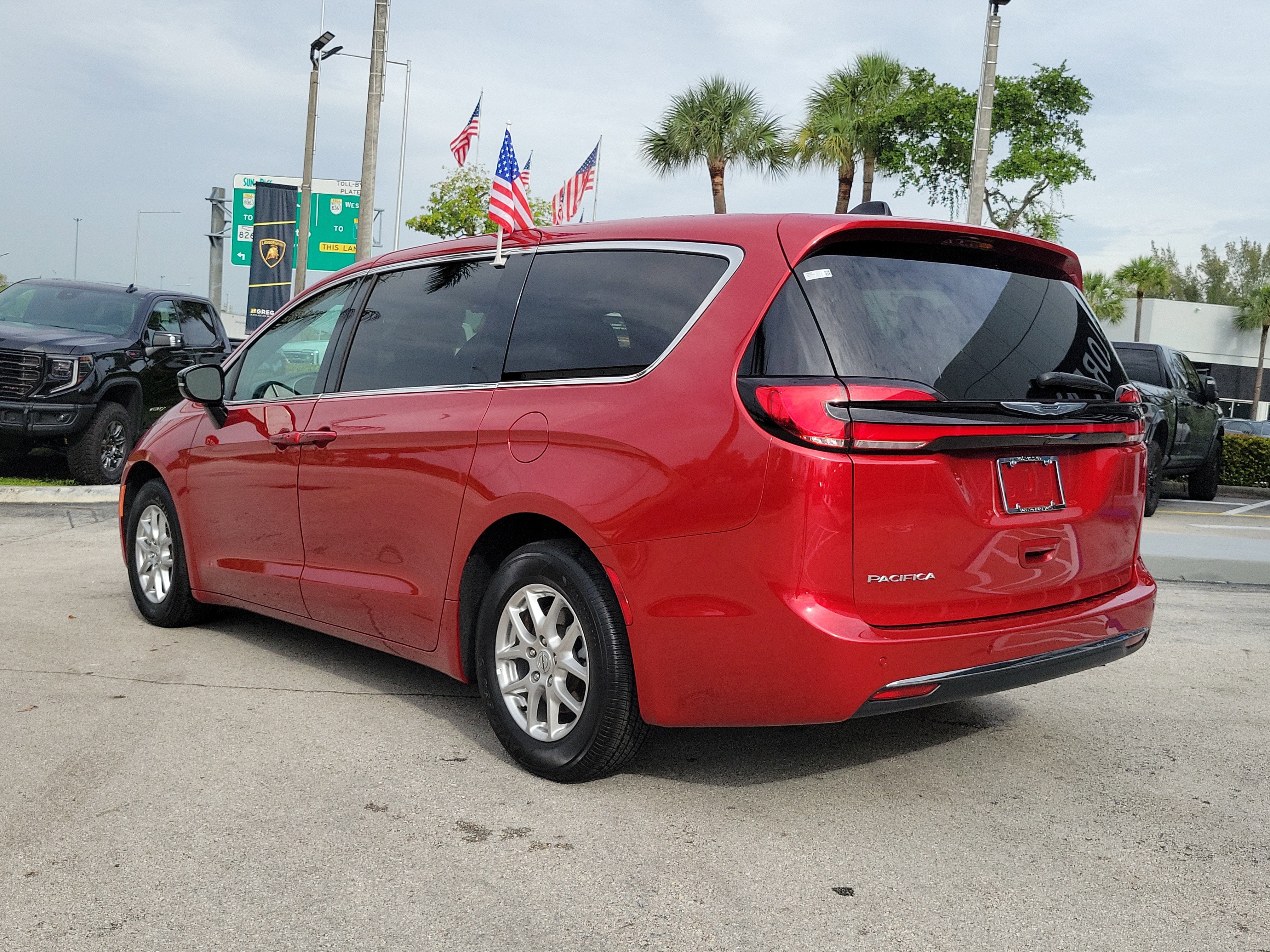 2025 Chrysler Pacifica Select