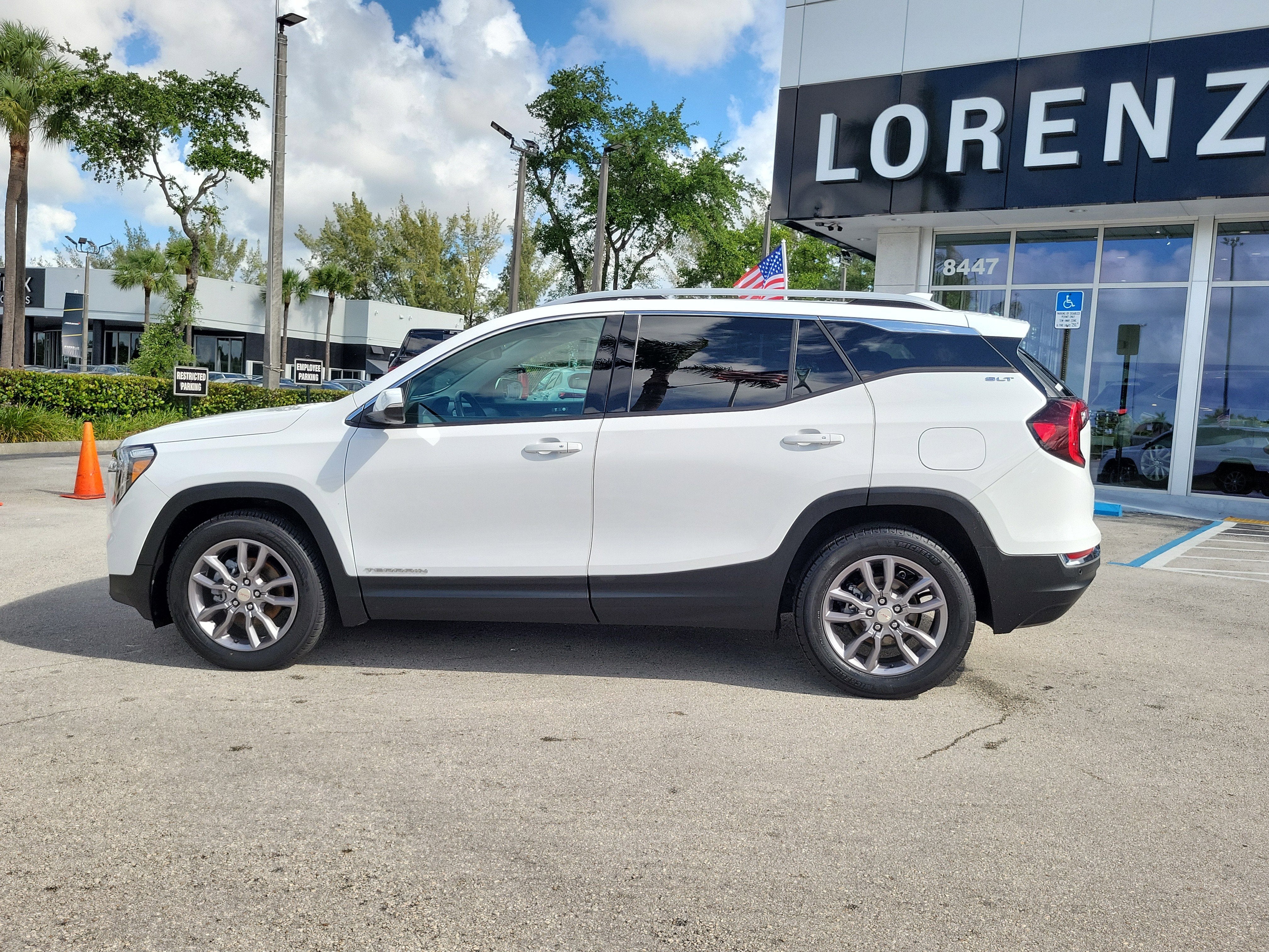 2023 GMC Terrain SLT