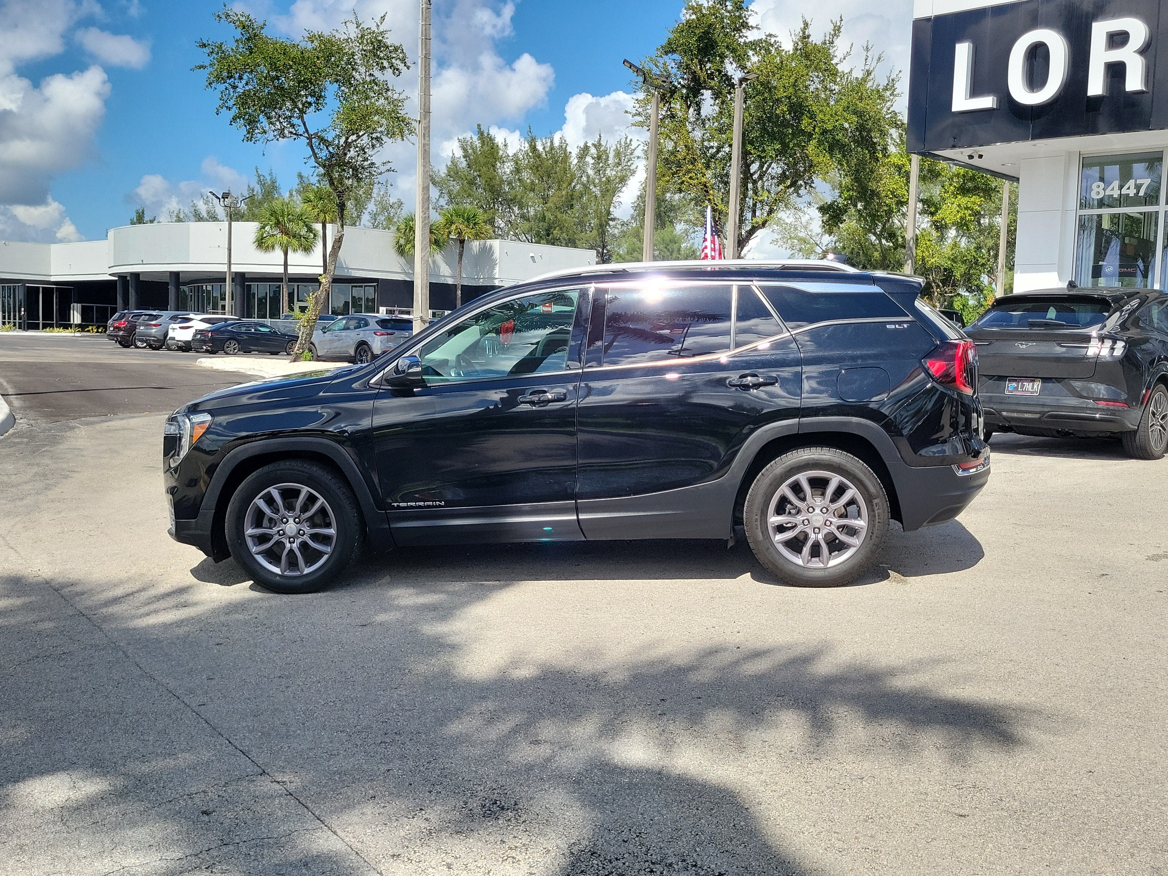 2023 GMC Terrain SLT