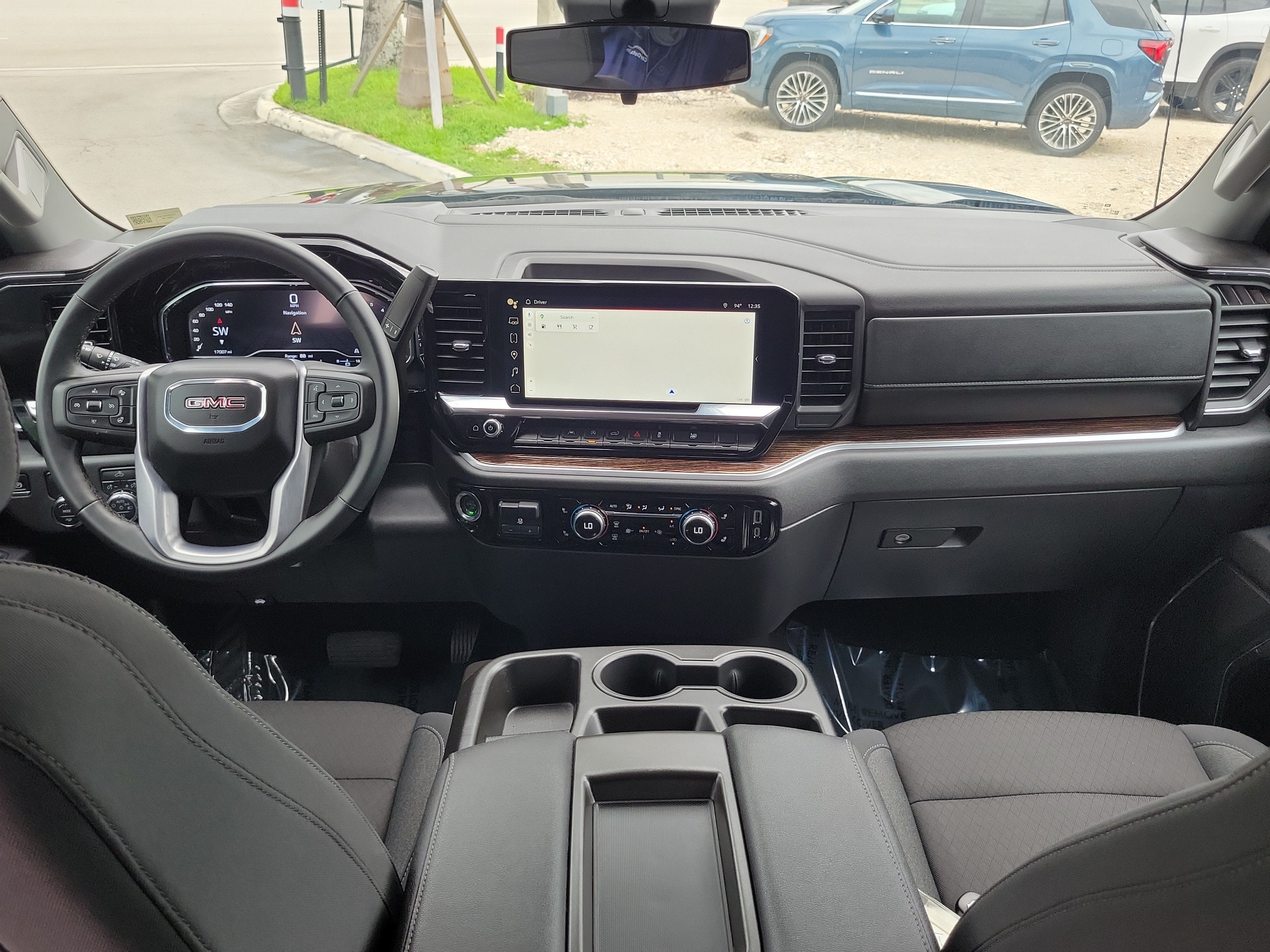 2025 GMC Sierra 1500 Elevation