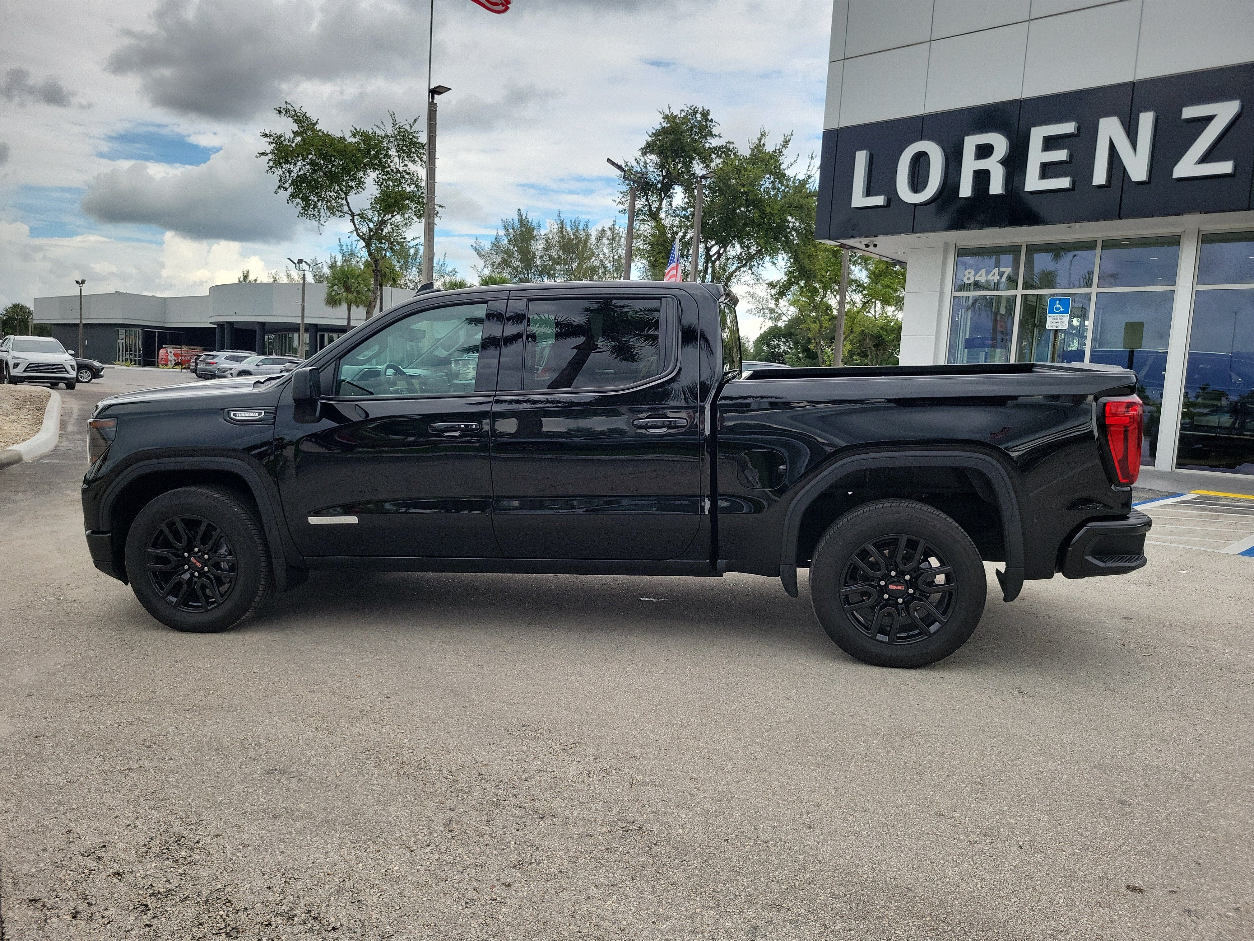 2025 GMC Sierra 1500 Elevation
