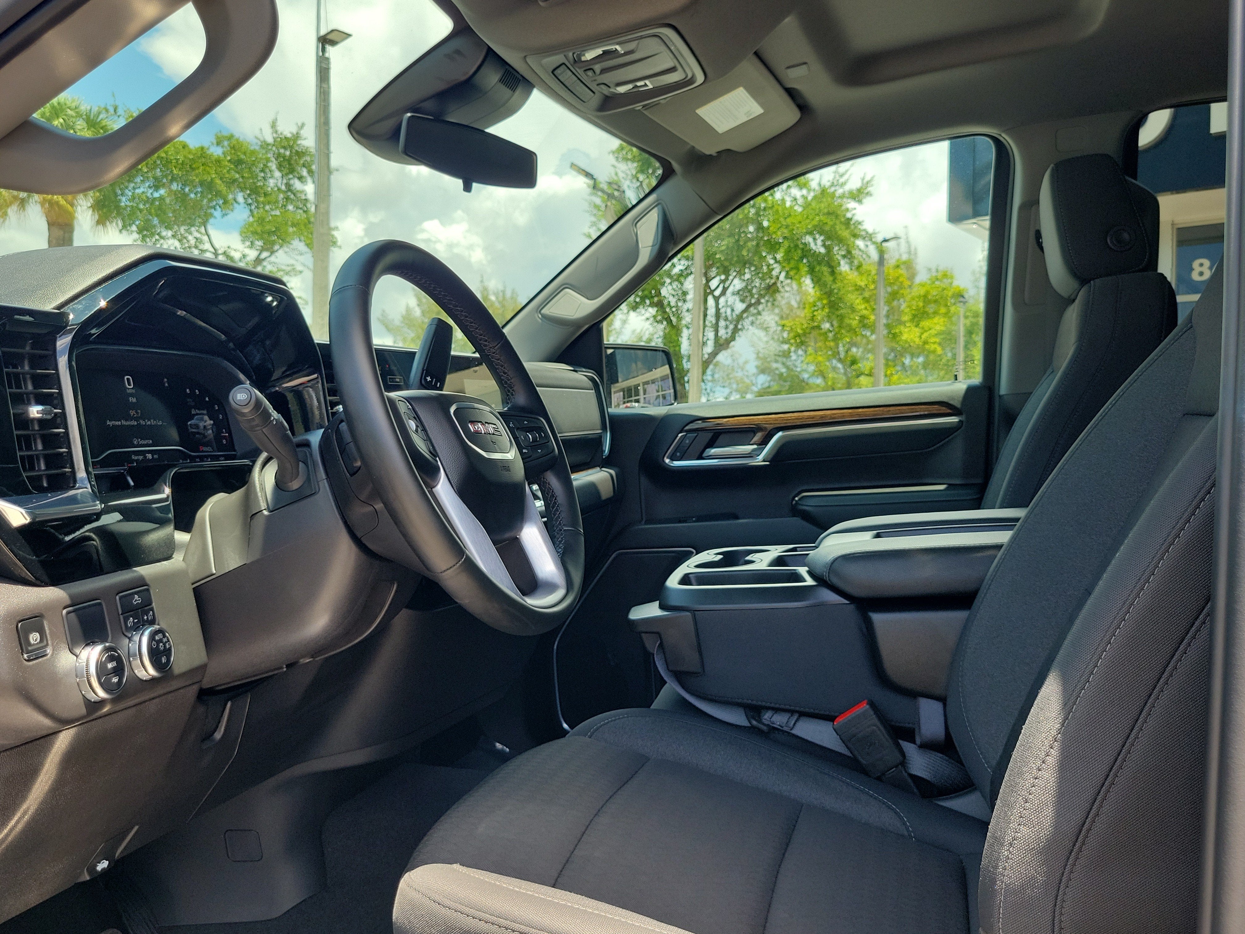2024 GMC Sierra 1500 Elevation