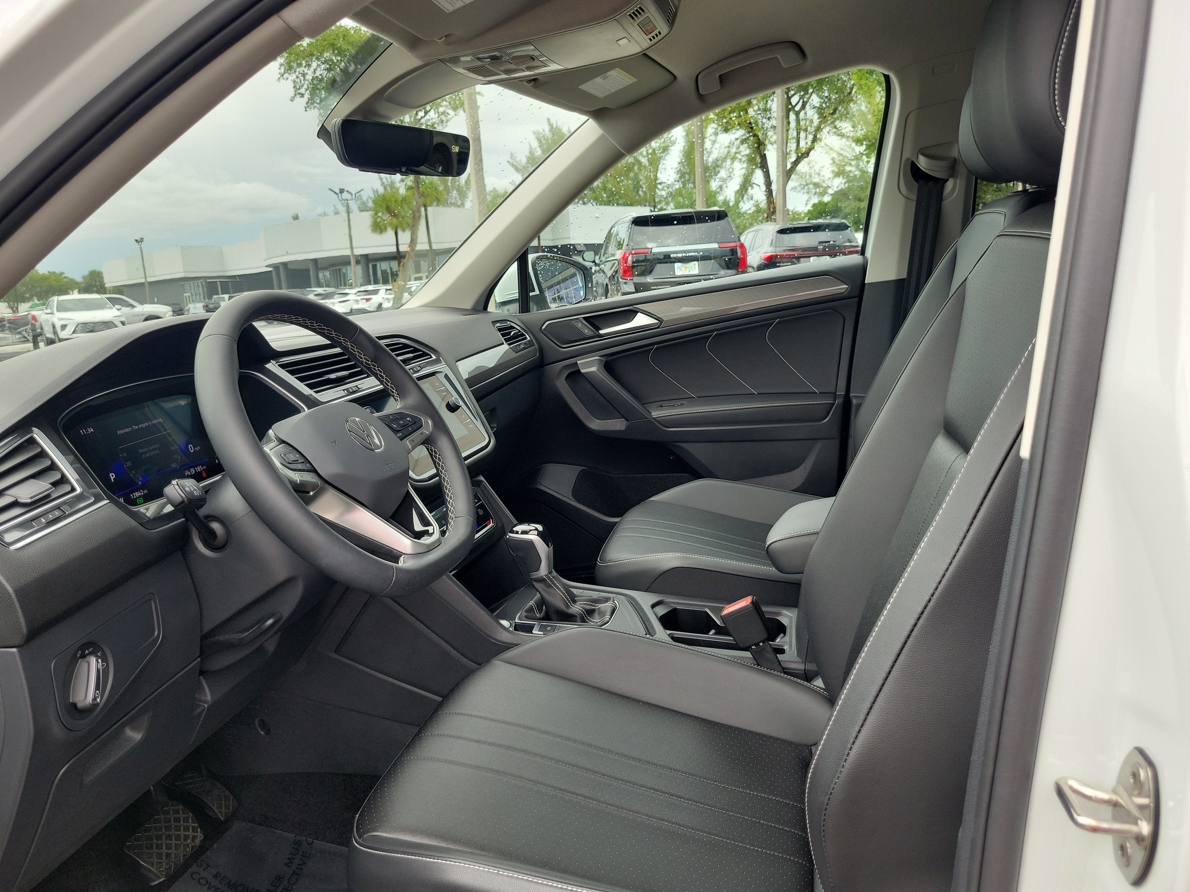 2024 Volkswagen Tiguan SE