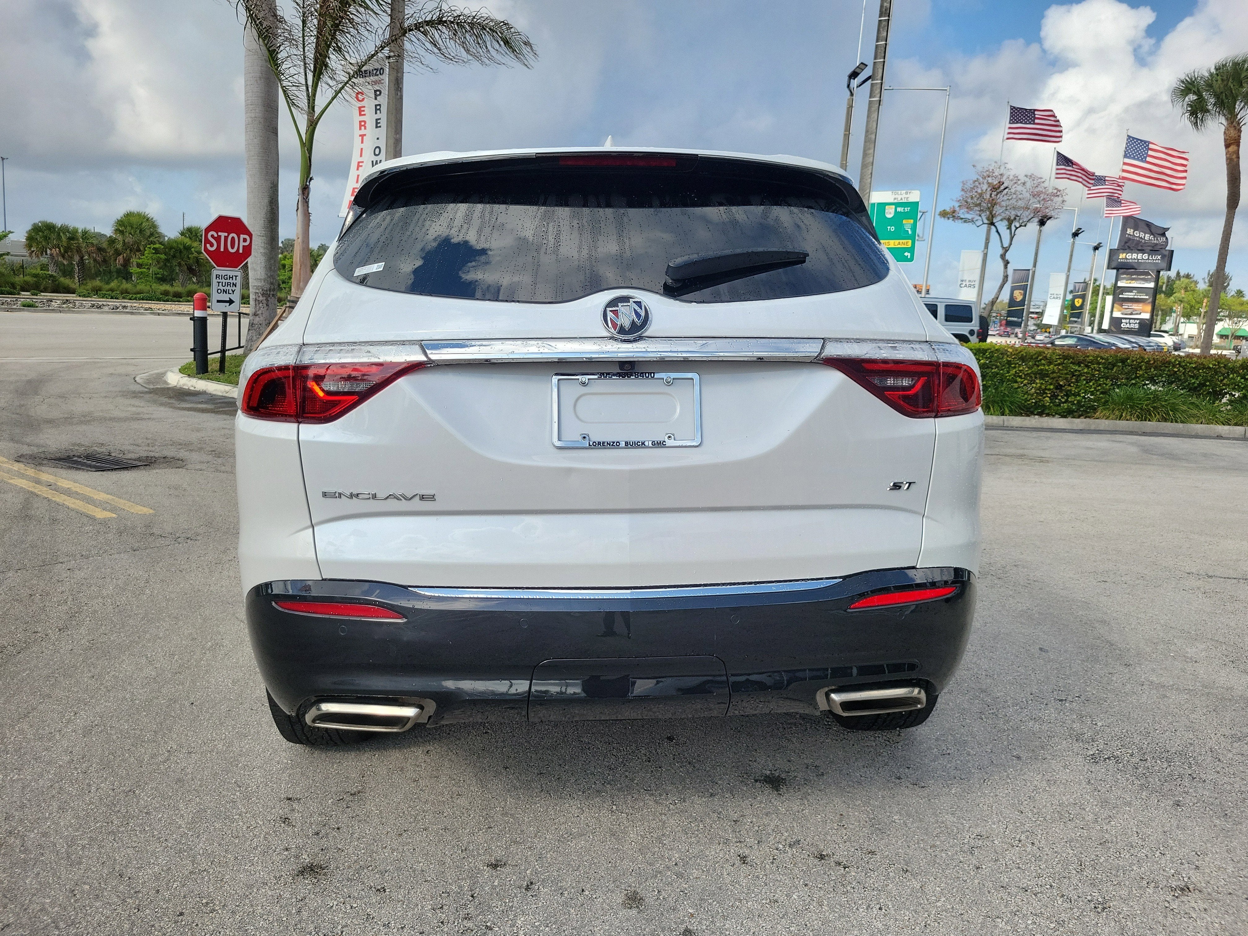 2023 Buick Enclave Essence