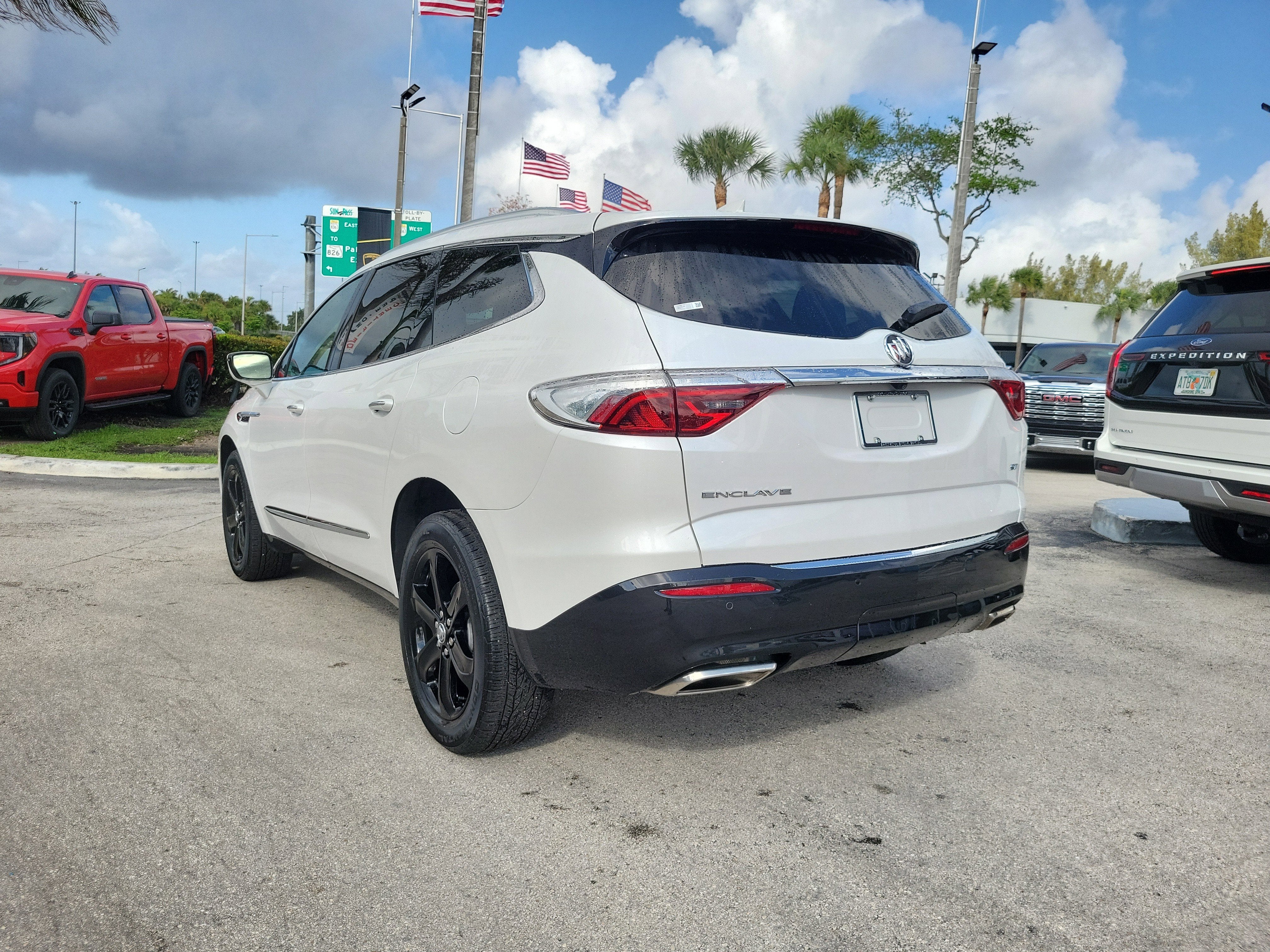 2023 Buick Enclave Essence