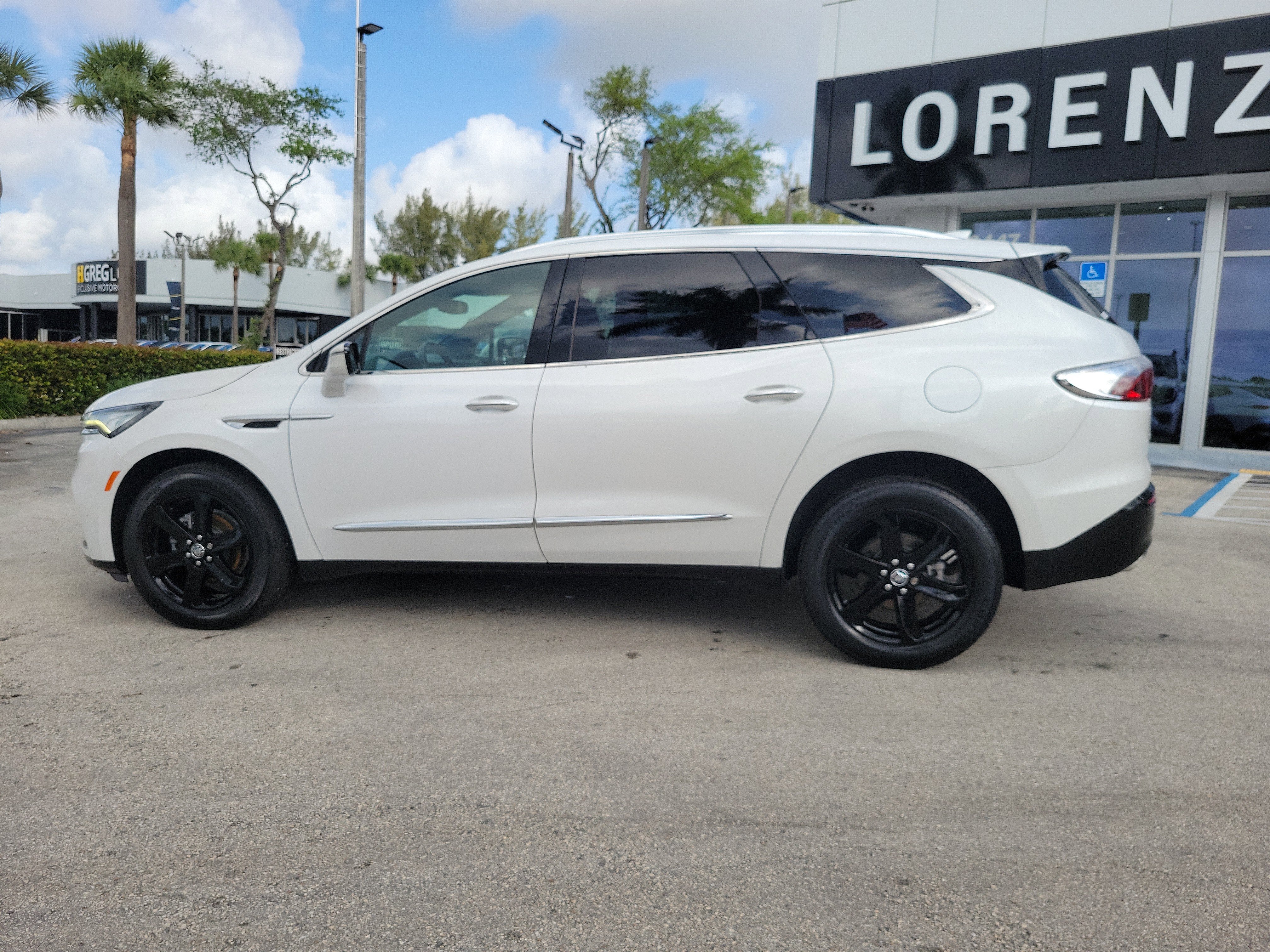 2023 Buick Enclave Essence