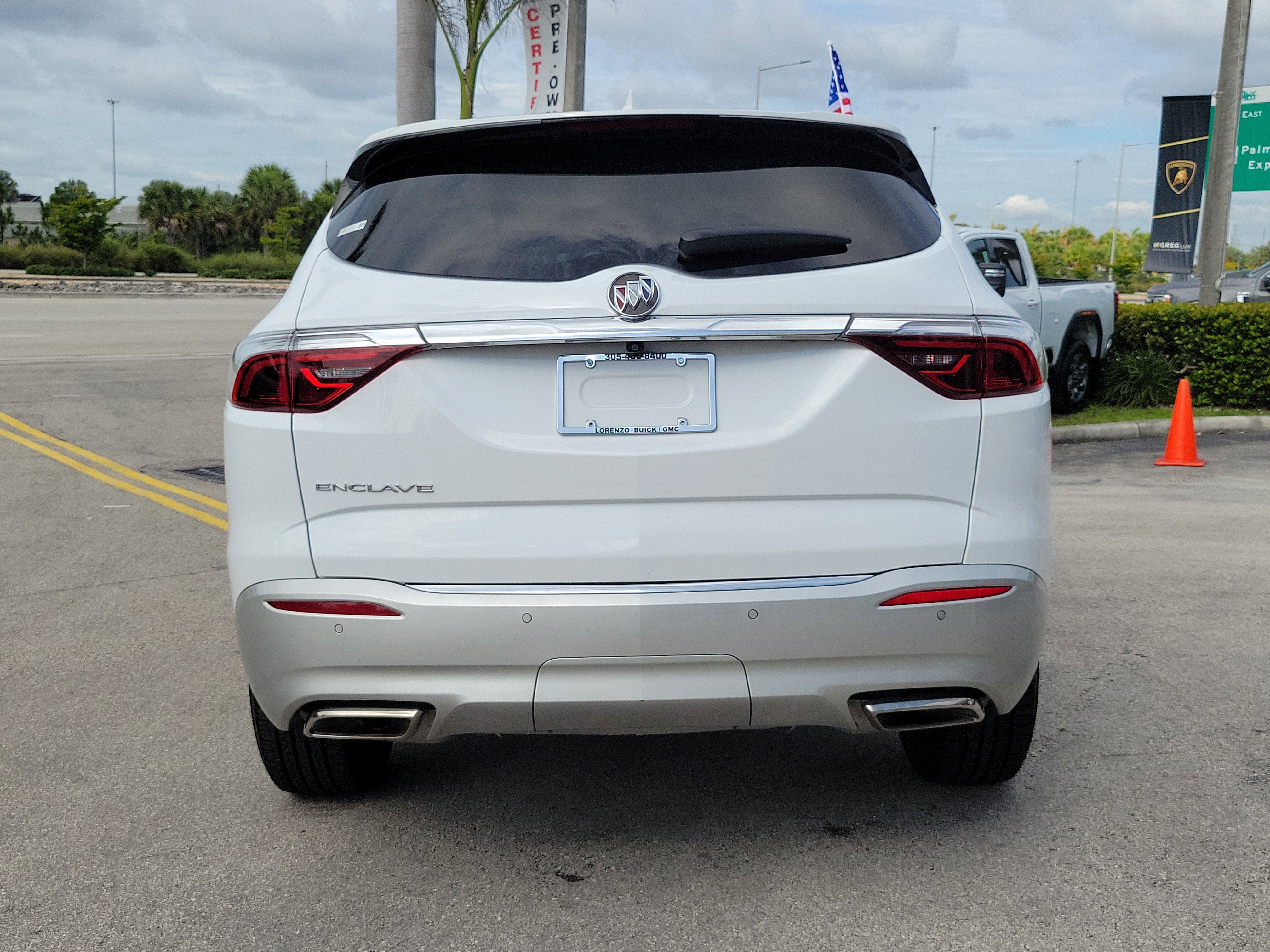 2024 Buick Enclave Essence