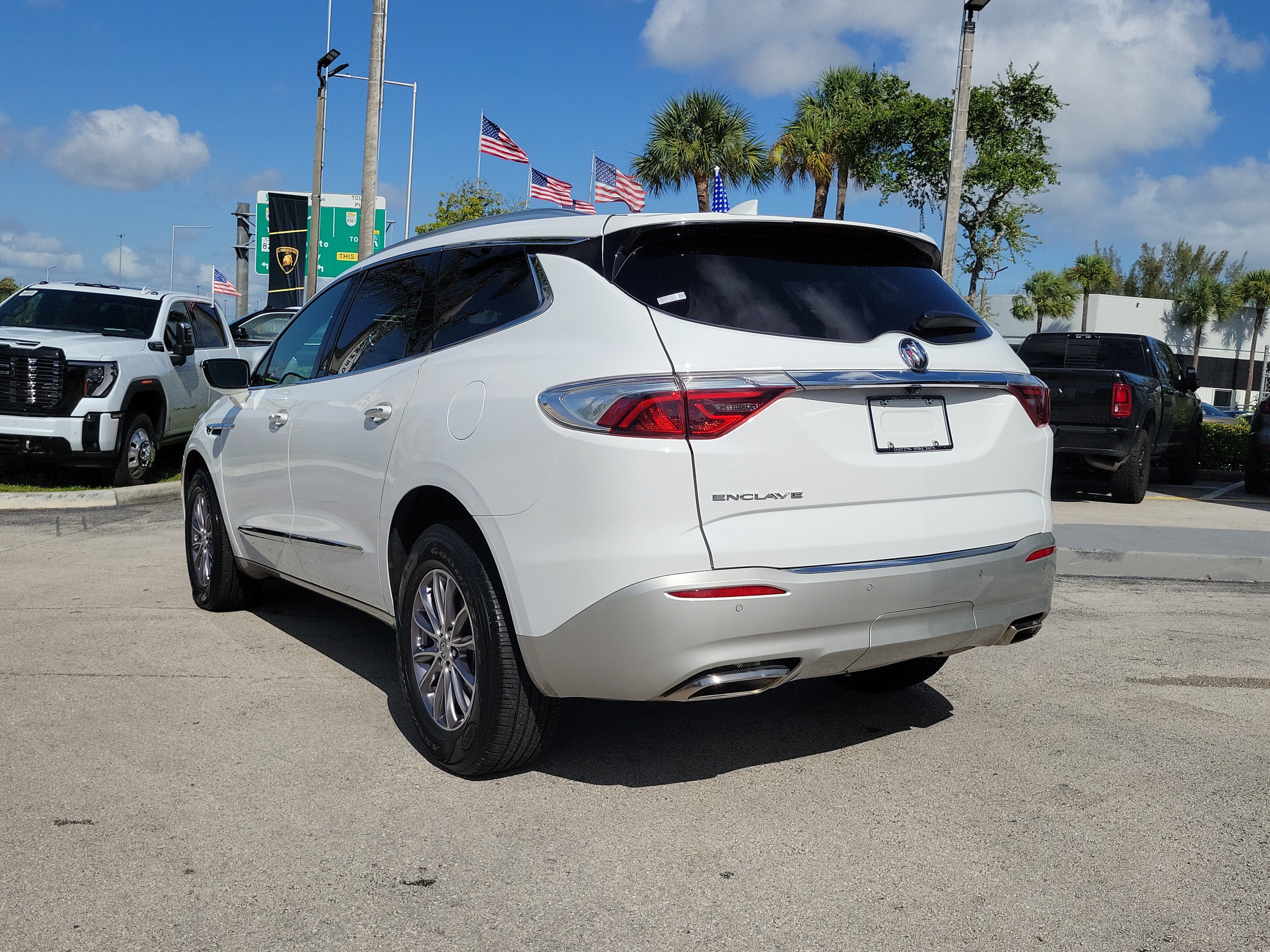2024 Buick Enclave Essence