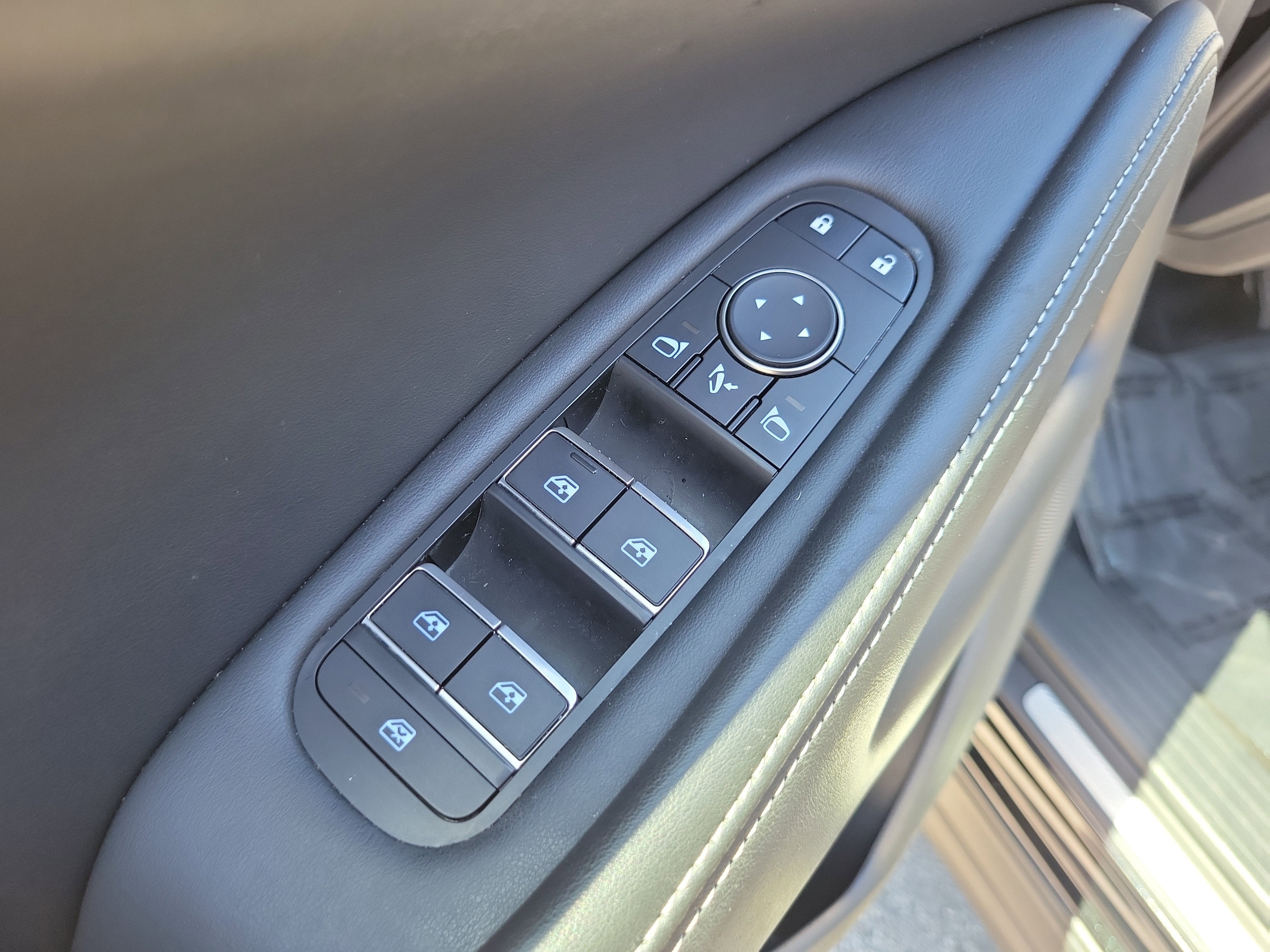 2023 INFINITI QX60 PURE