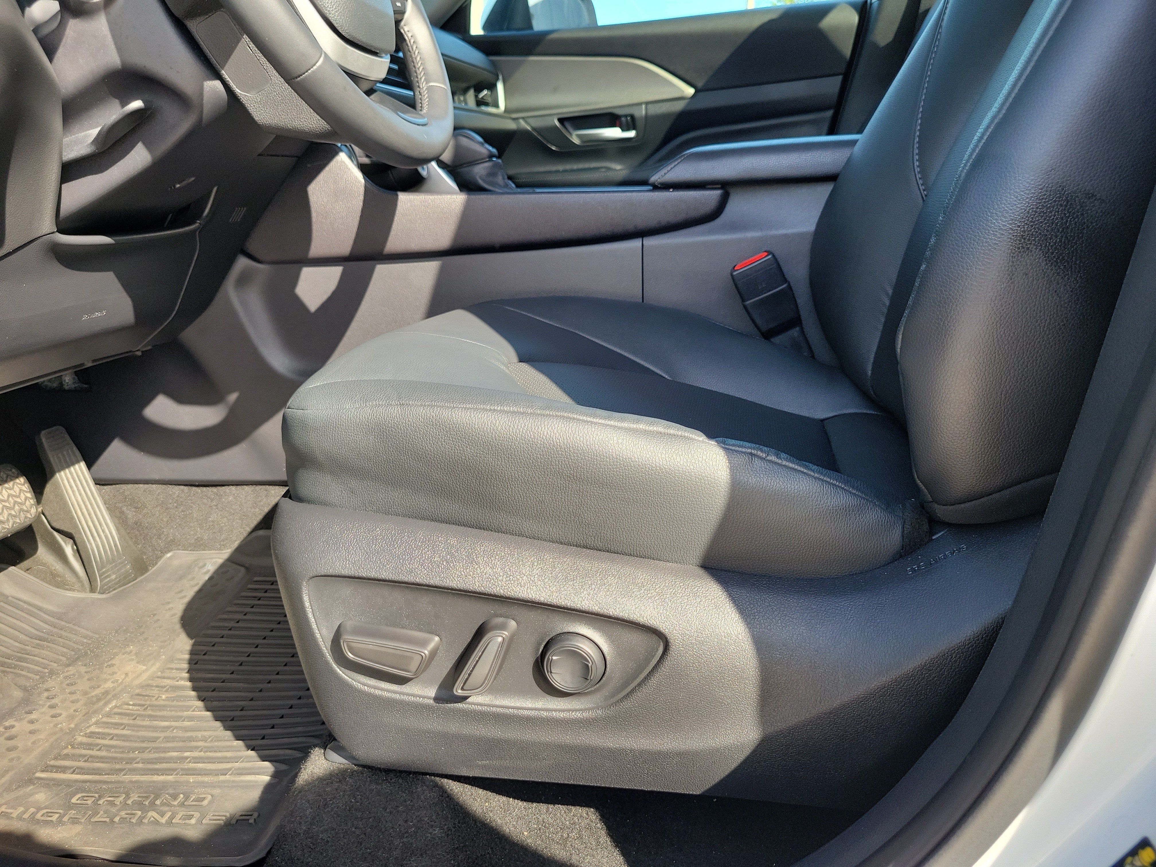 2025 Toyota Grand Highlander Hybrid XLE