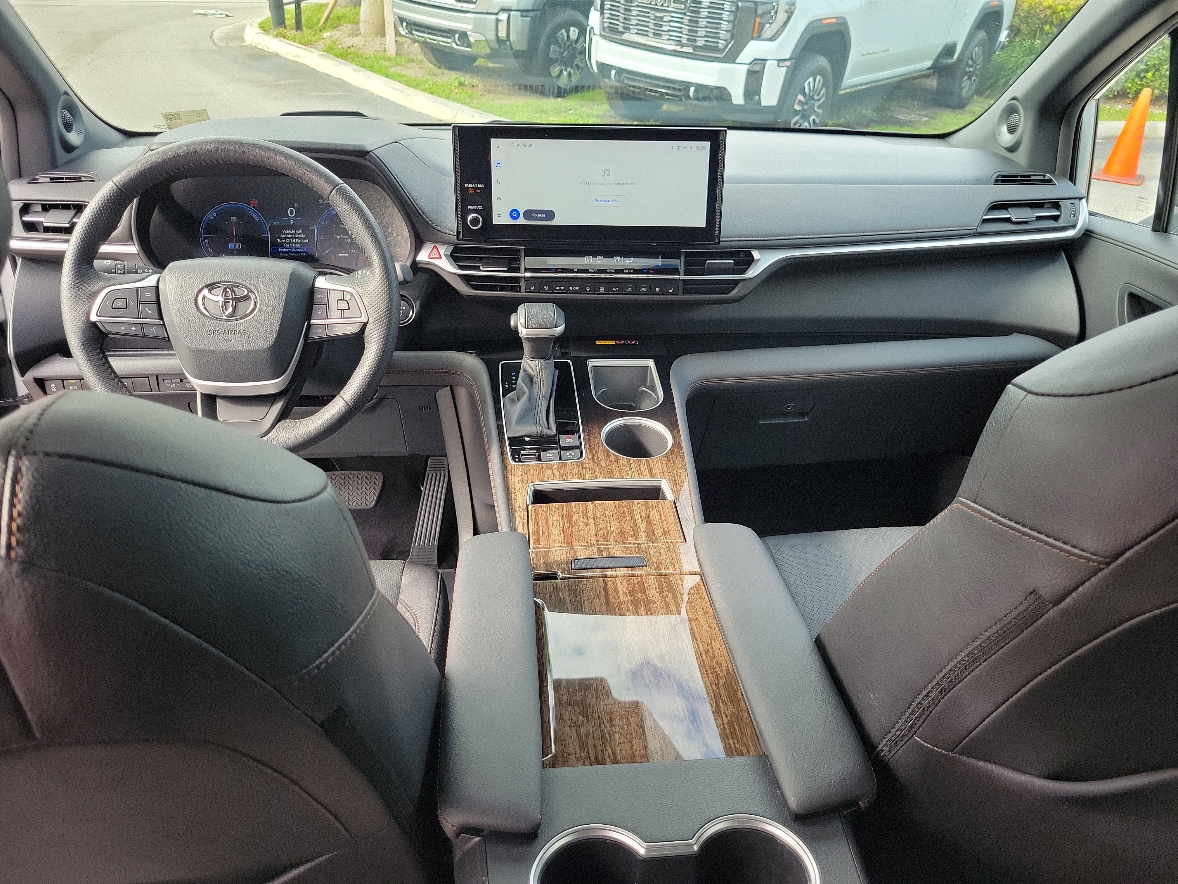 2025 Toyota Sienna Platinum