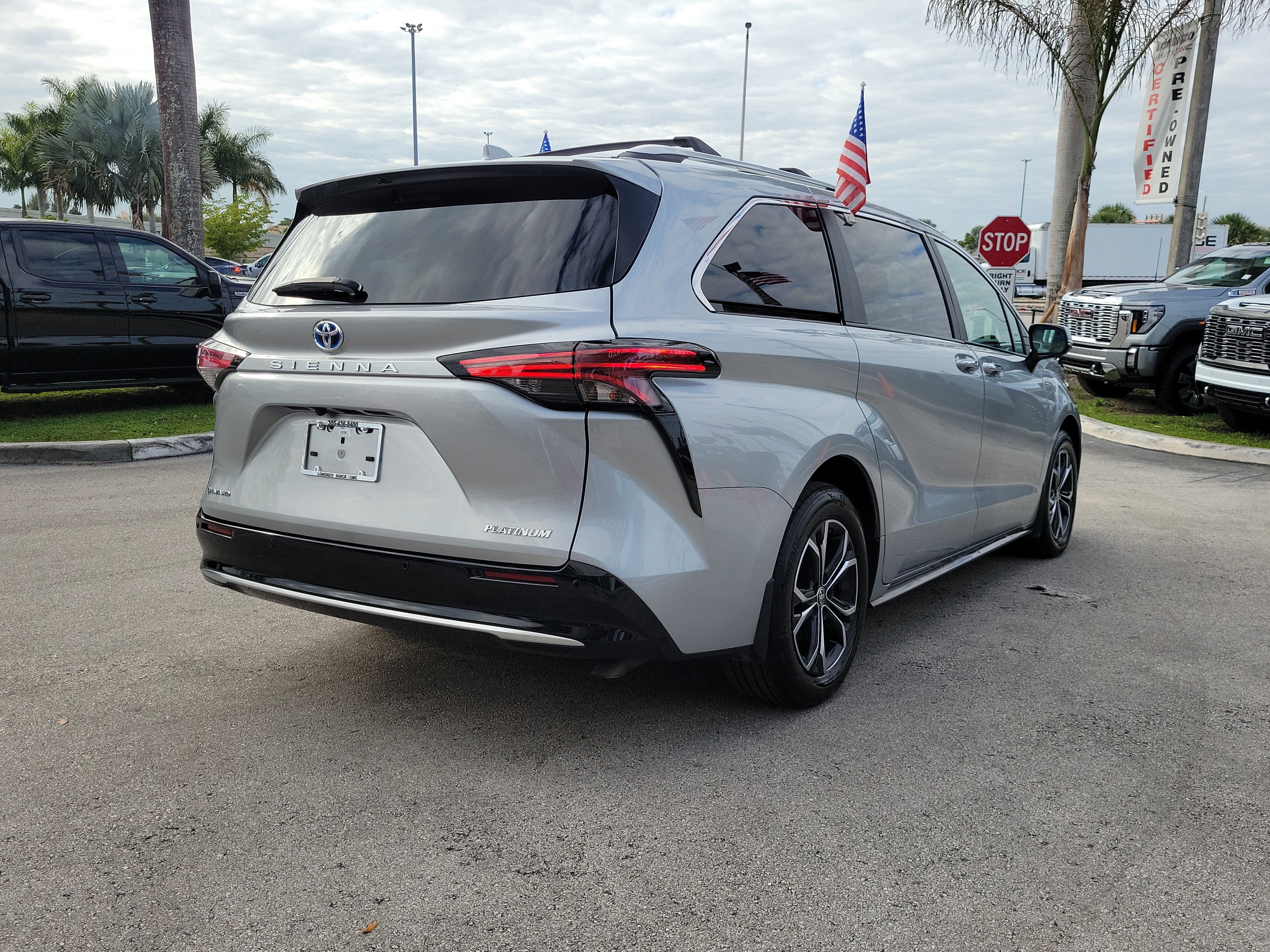 2025 Toyota Sienna Platinum