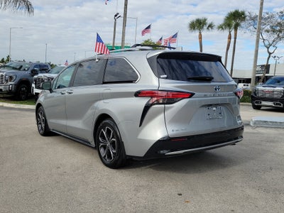 2025 Toyota Sienna Platinum