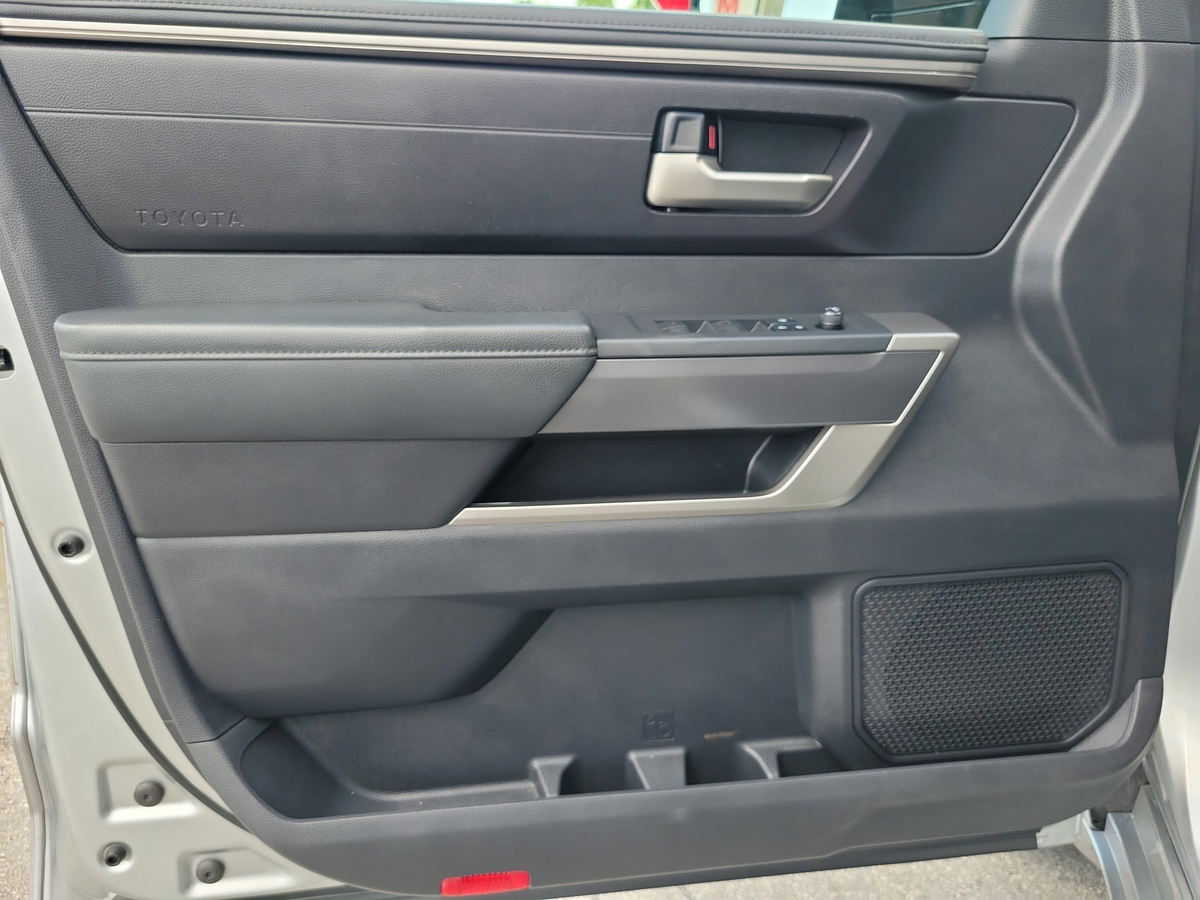 2022 Toyota Tundra 2WD SR5