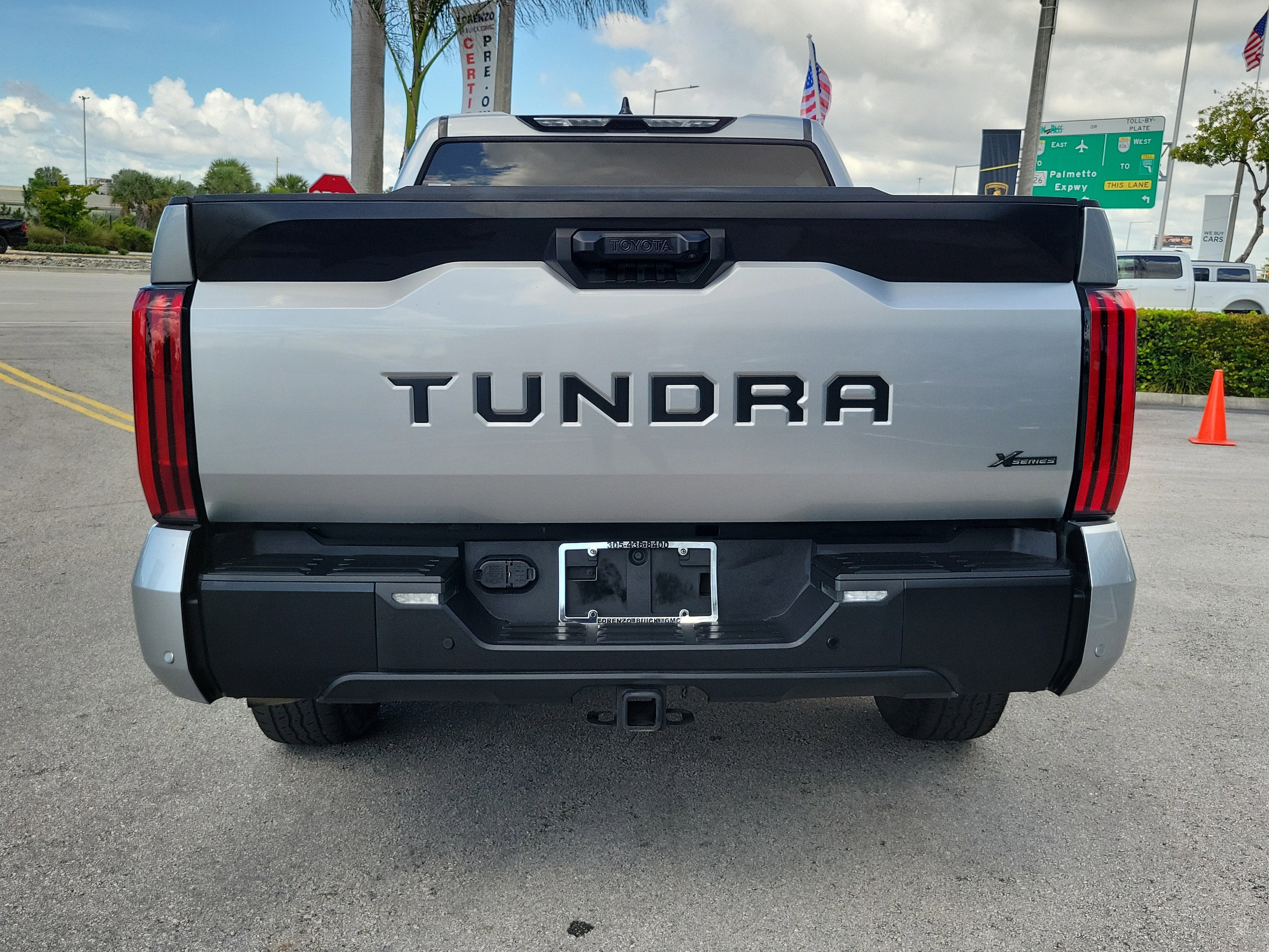 2022 Toyota Tundra 2WD SR5