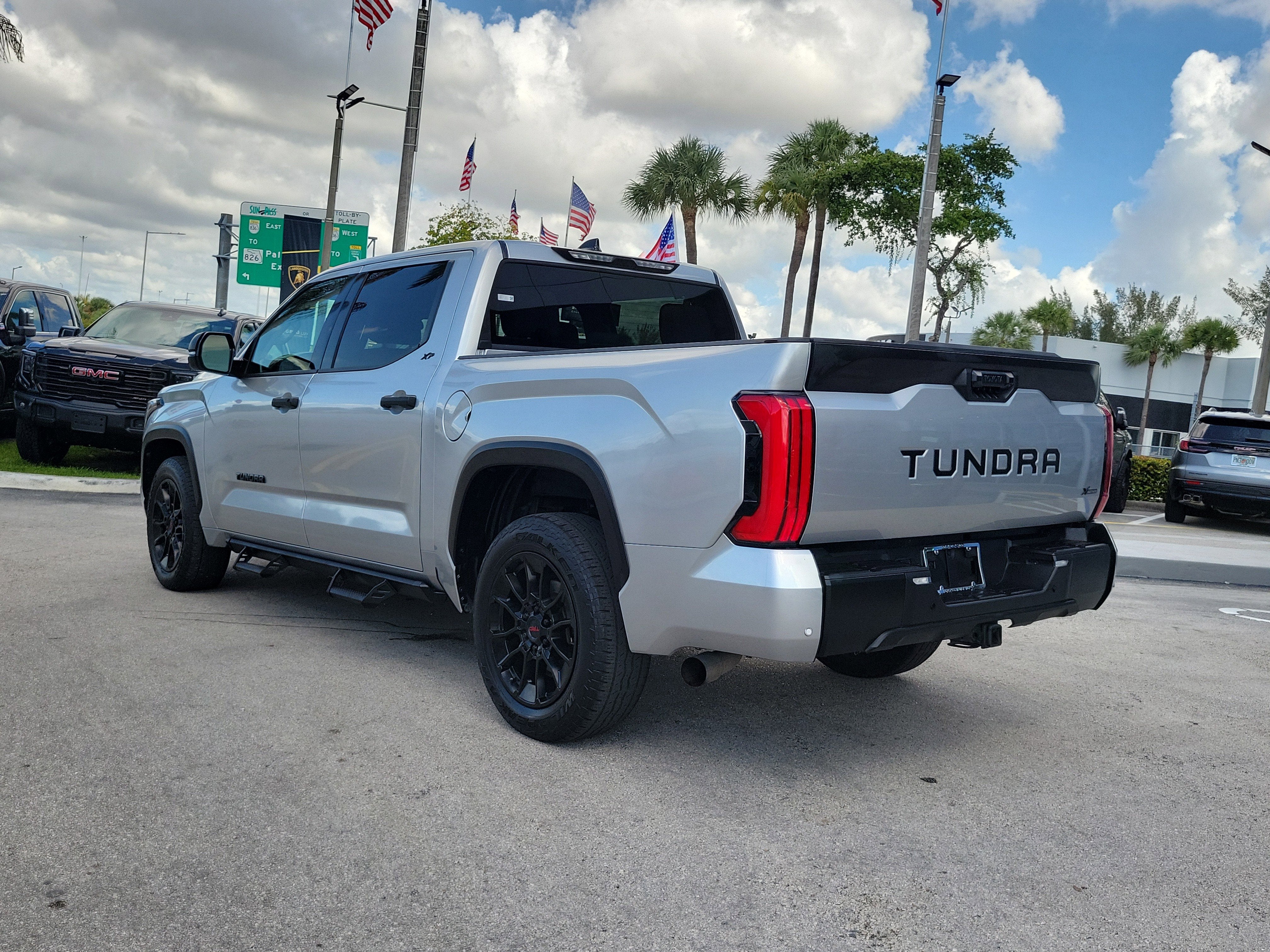 2022 Toyota Tundra 2WD SR5