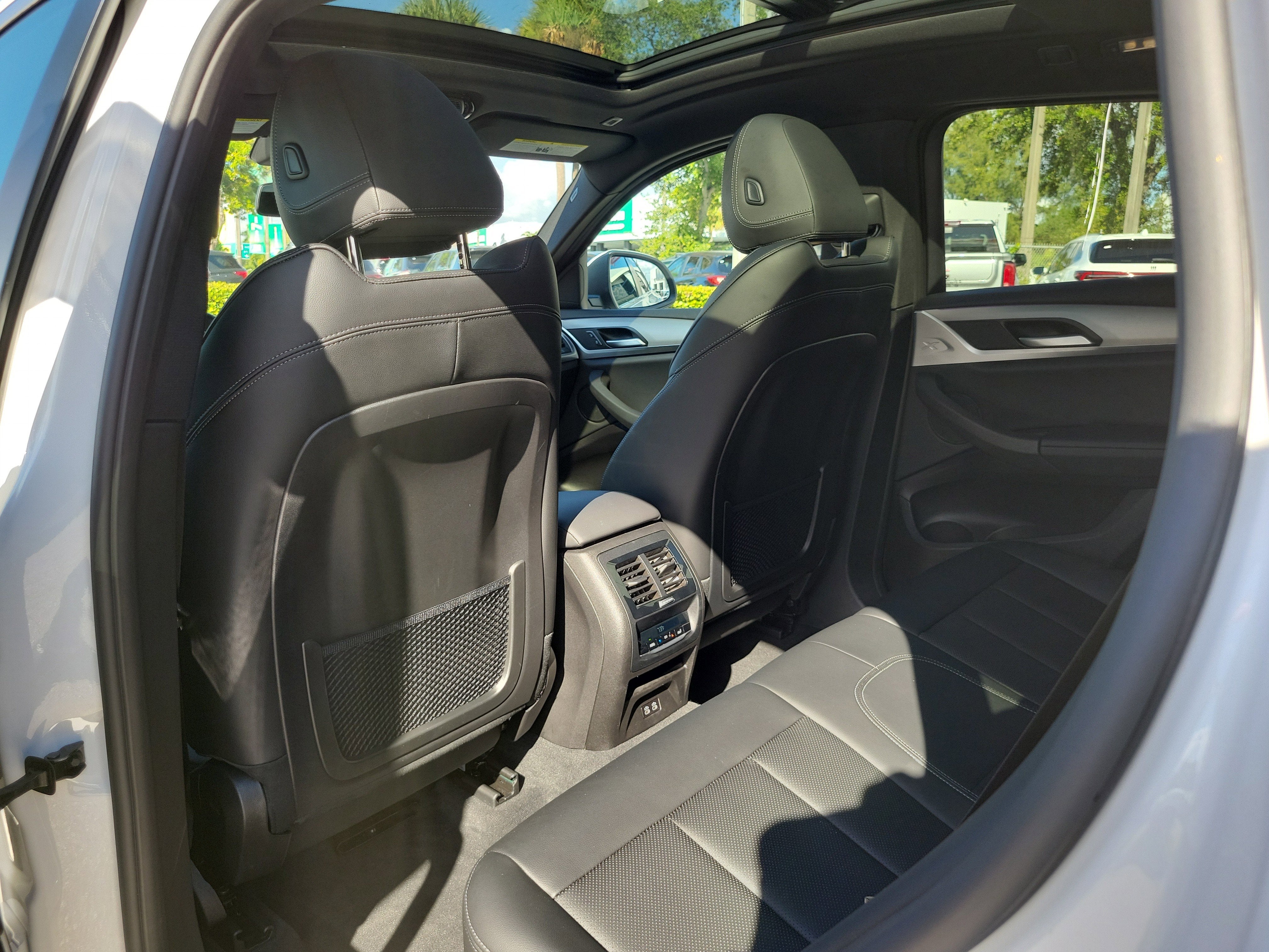 2025 BMW X4 xDrive30i