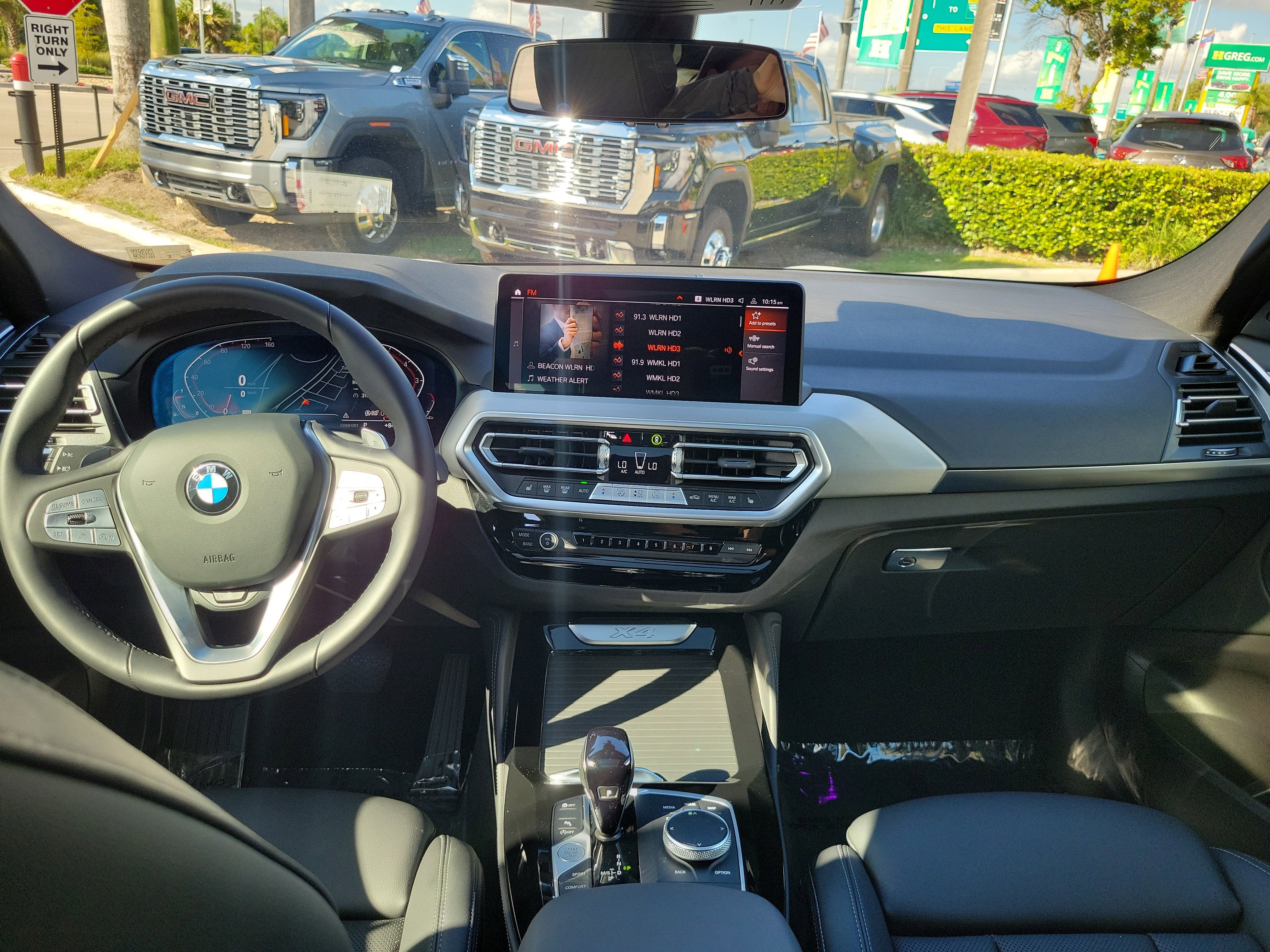 2025 BMW X4 xDrive30i