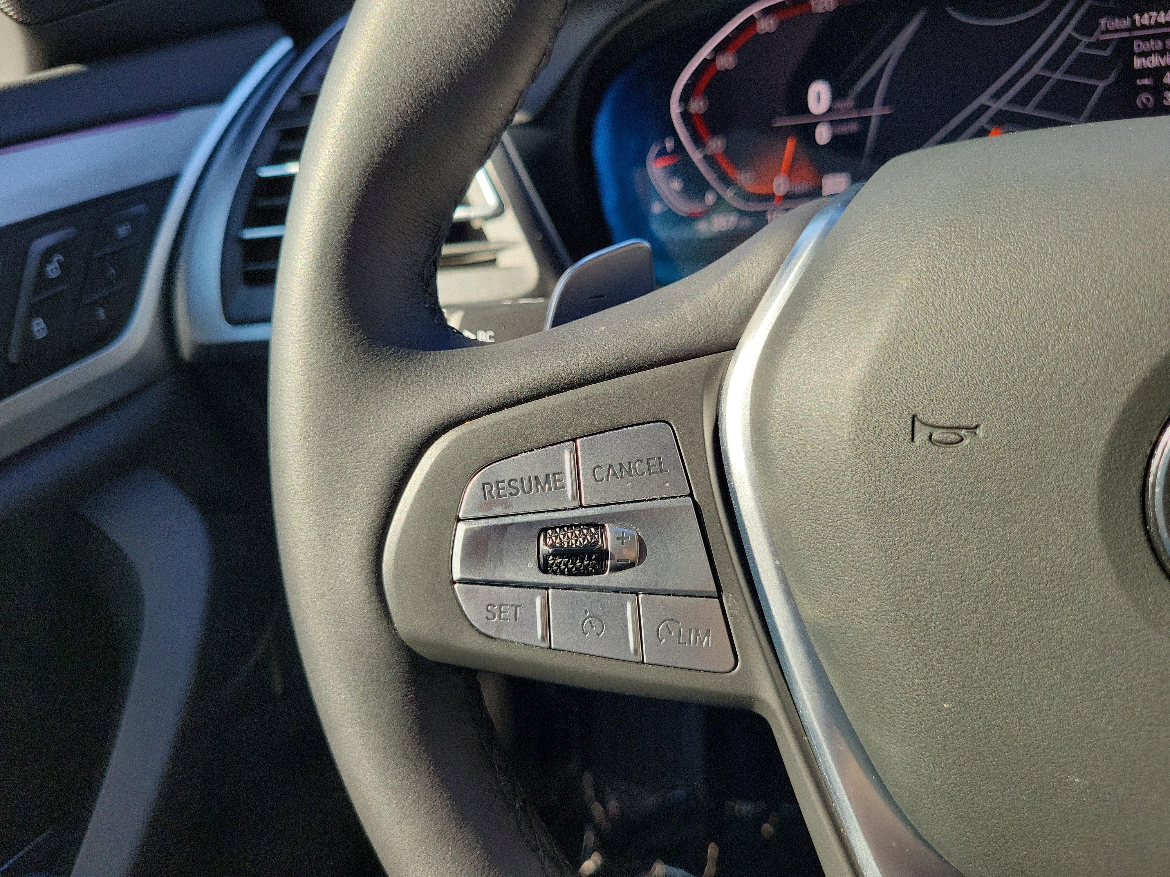 2025 BMW X4 xDrive30i