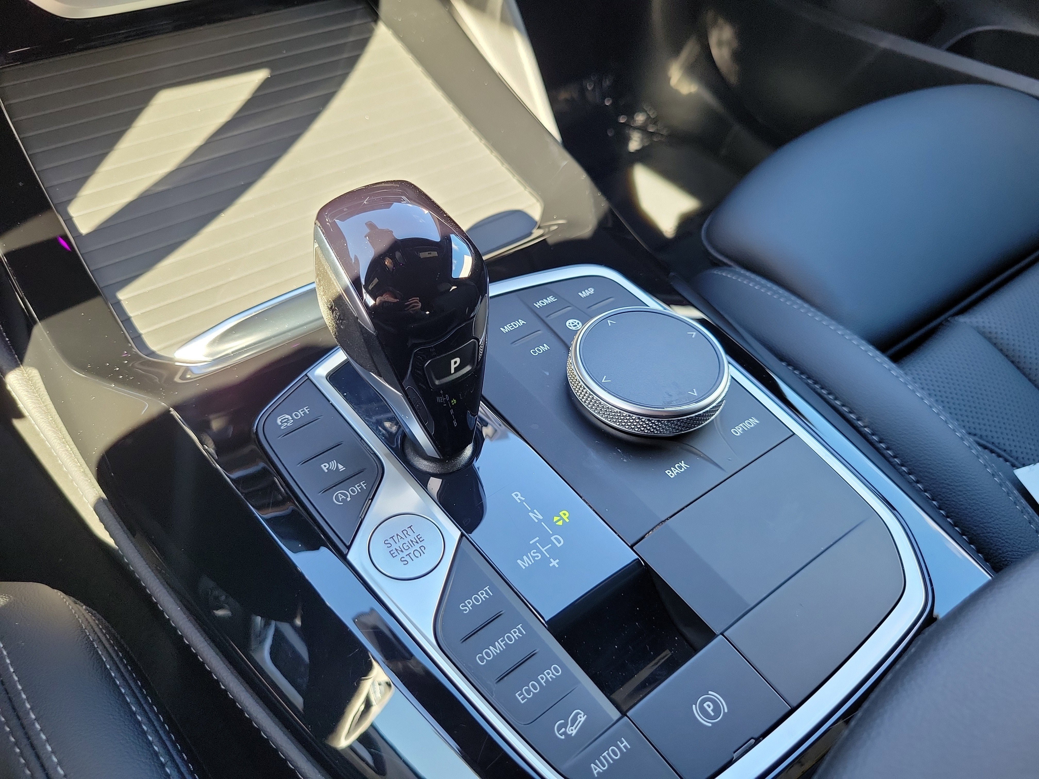 2025 BMW X4 xDrive30i