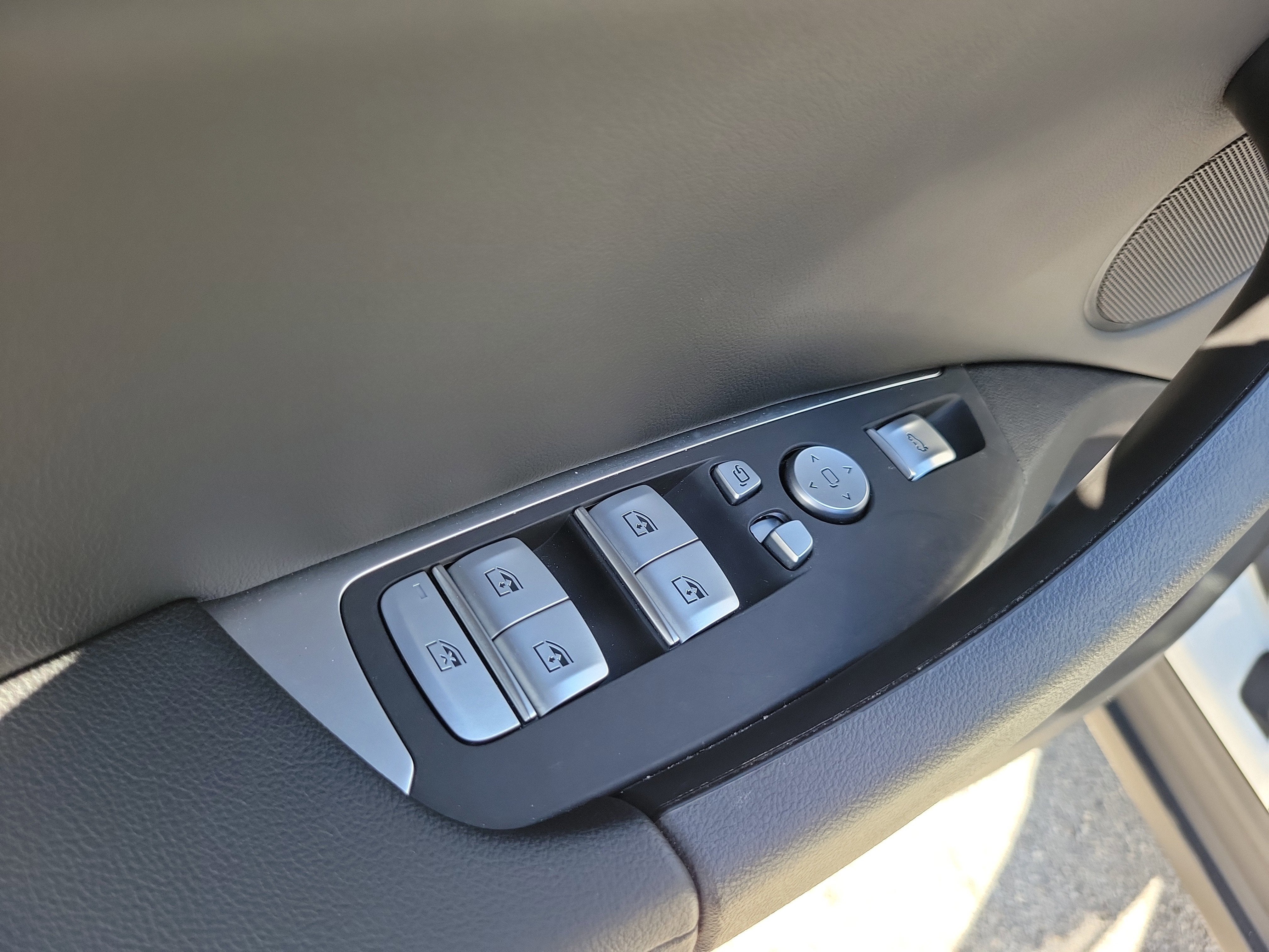 2025 BMW X4 xDrive30i