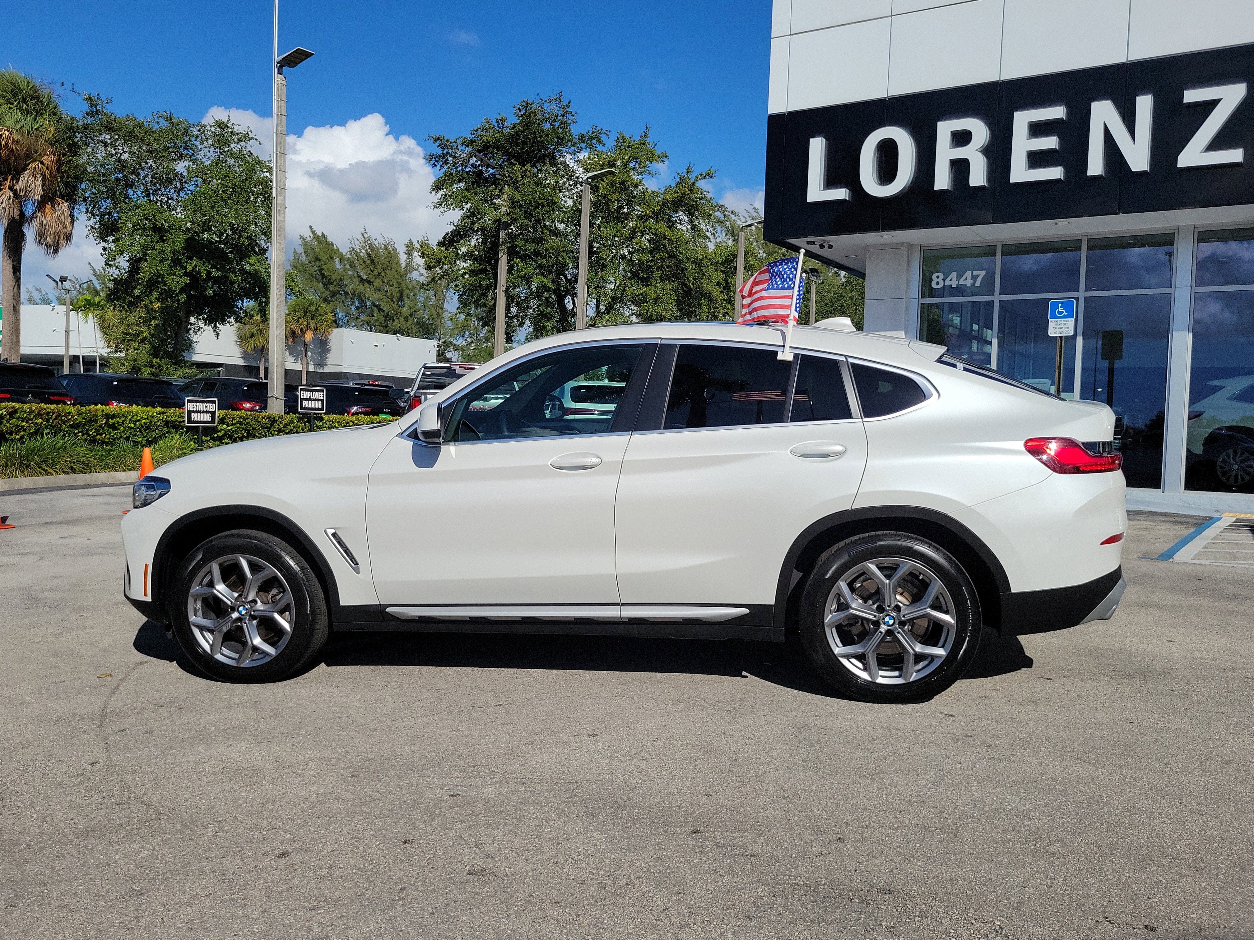 2025 BMW X4 xDrive30i