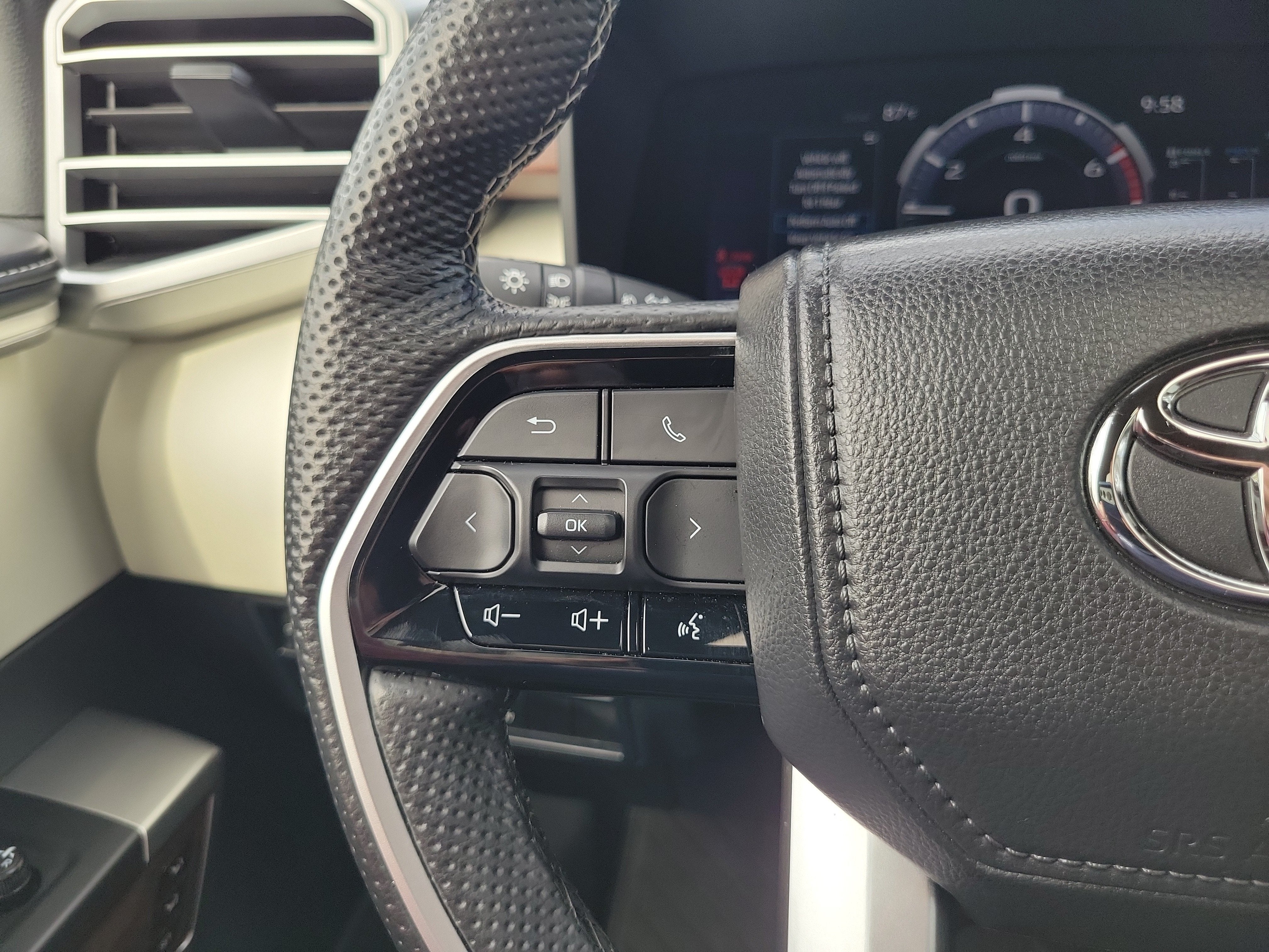 2025 Toyota Sequoia SR5