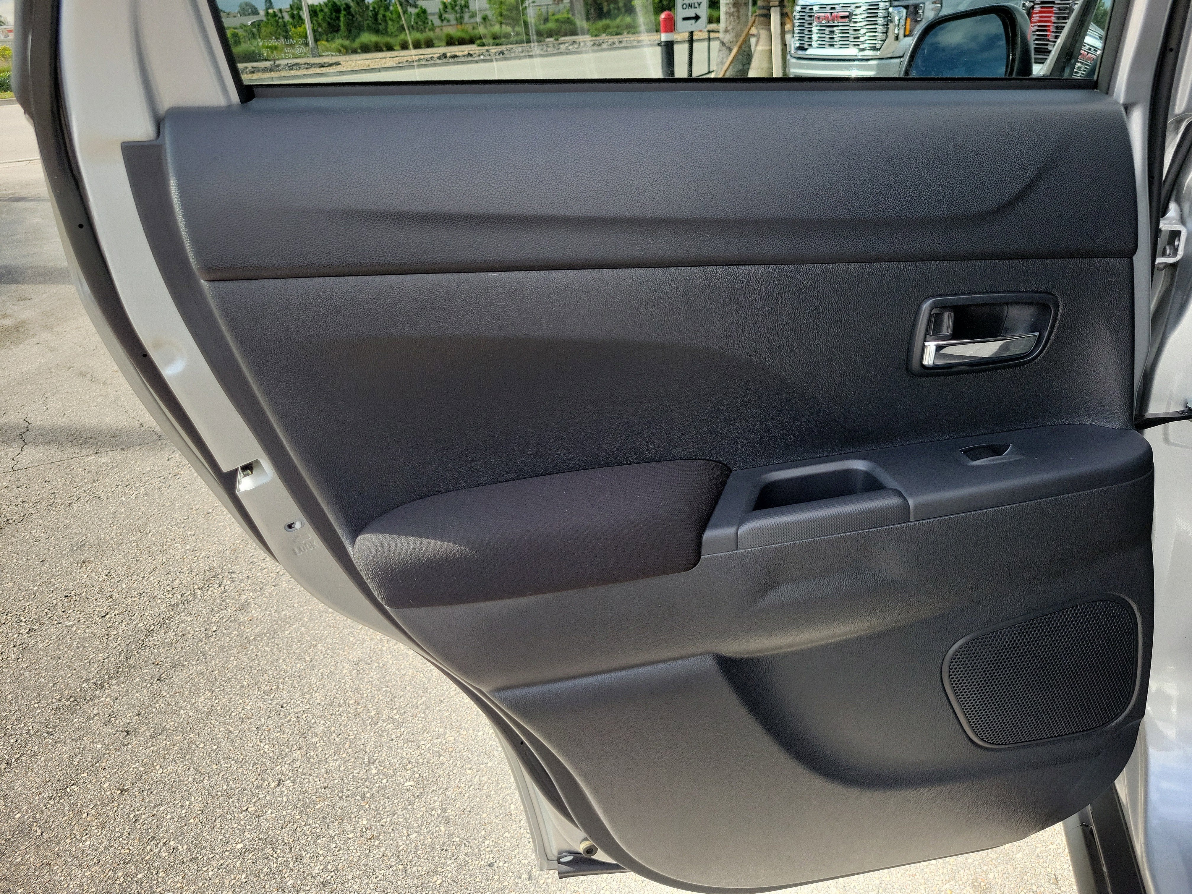 2025 Mitsubishi Outlander Sport S