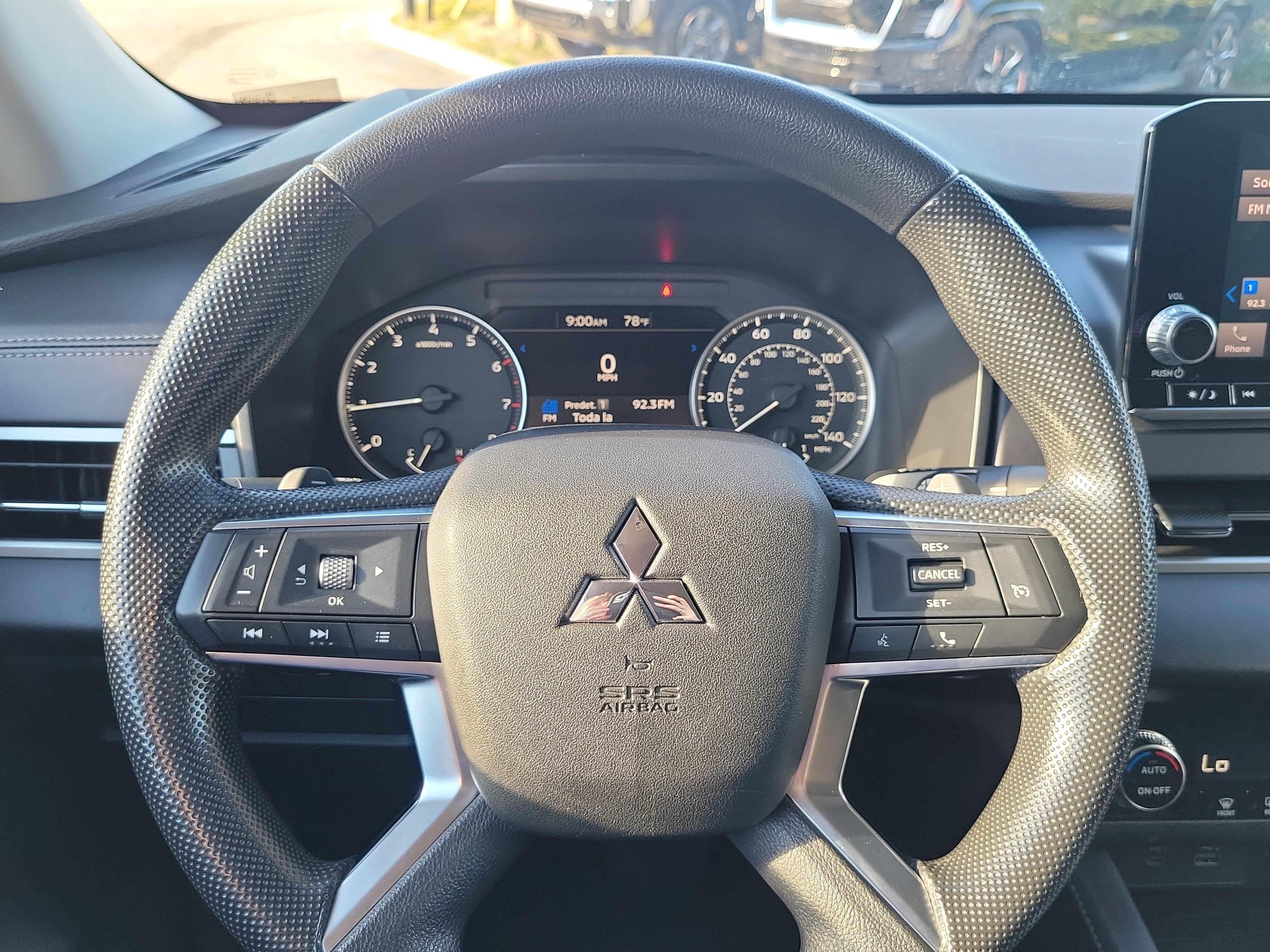 2024 Mitsubishi Outlander ES