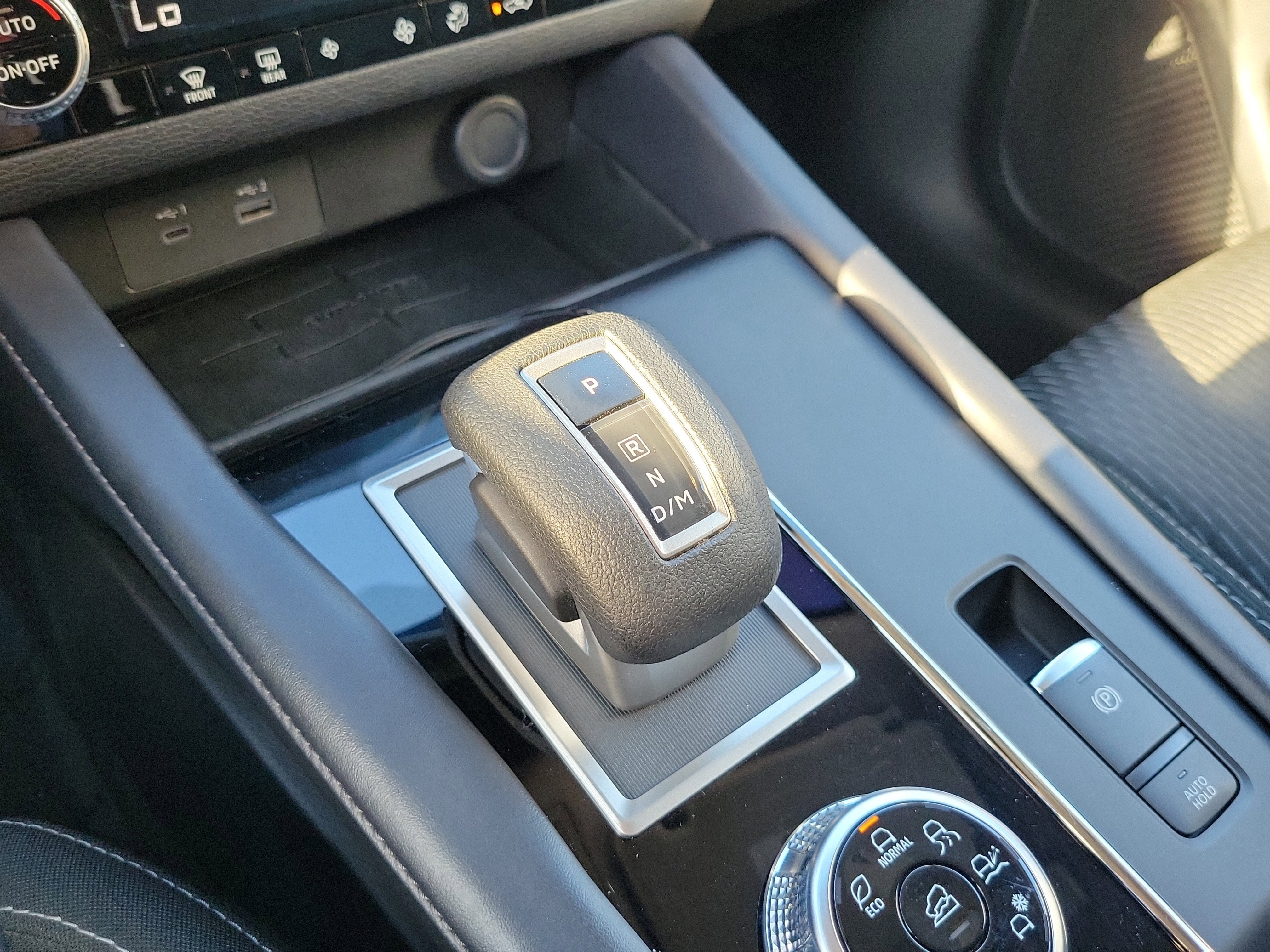 2024 Mitsubishi Outlander ES