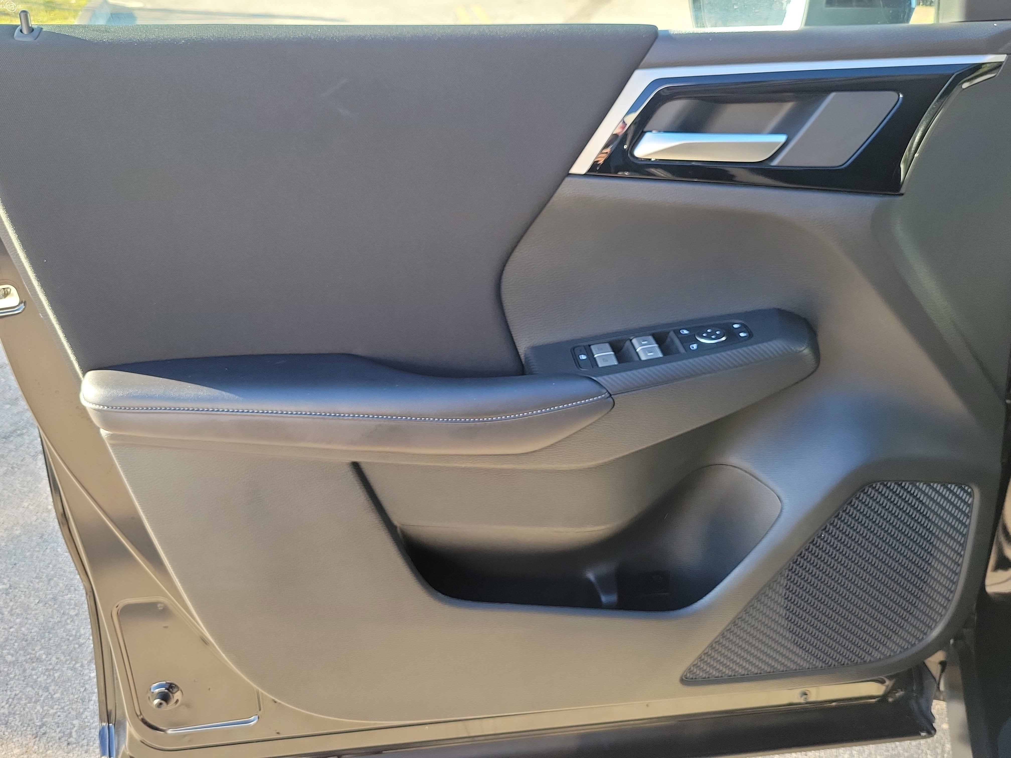 2024 Mitsubishi Outlander ES