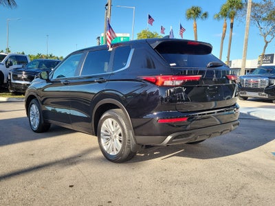 2024 Mitsubishi Outlander ES