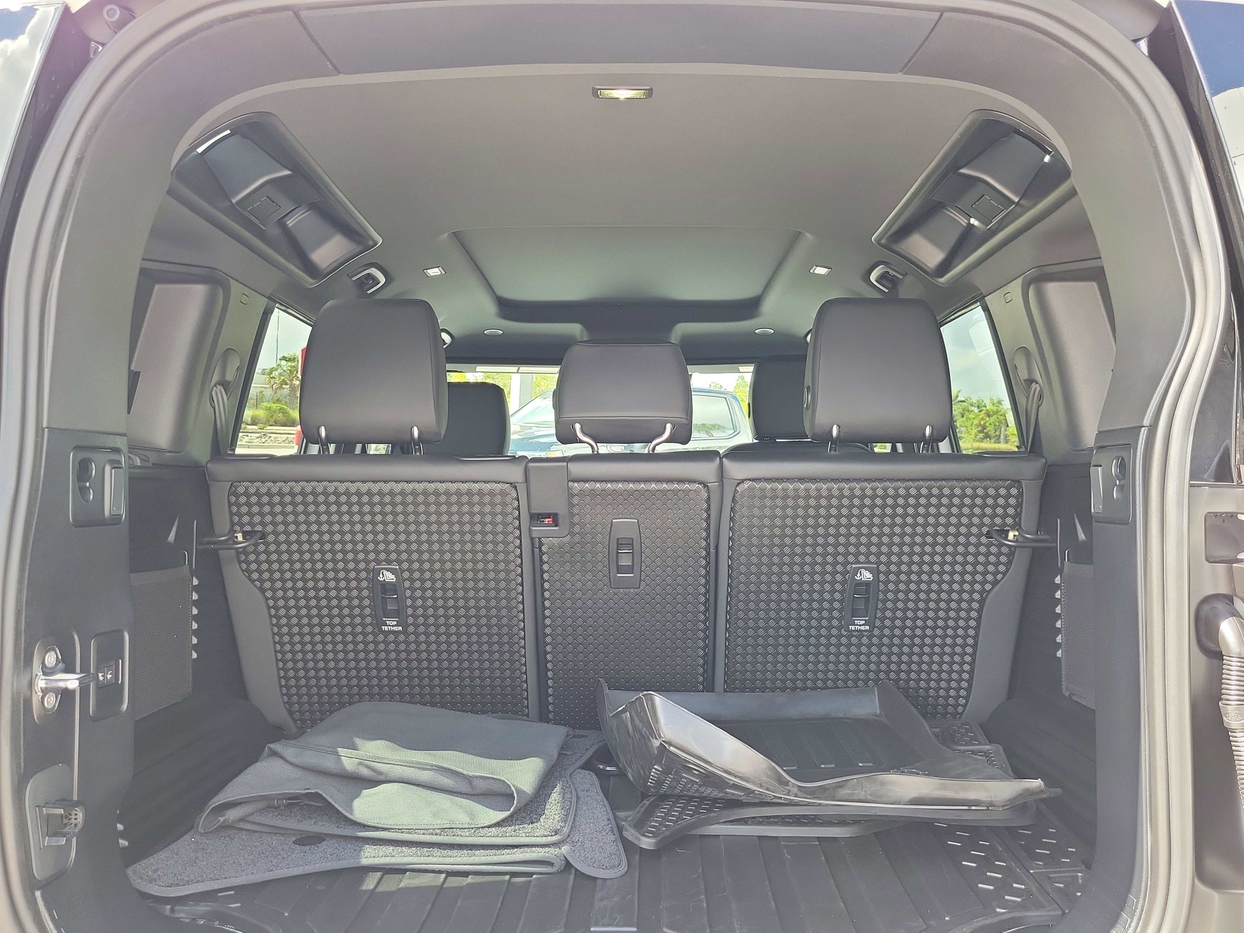 2025 Land Rover Defender S